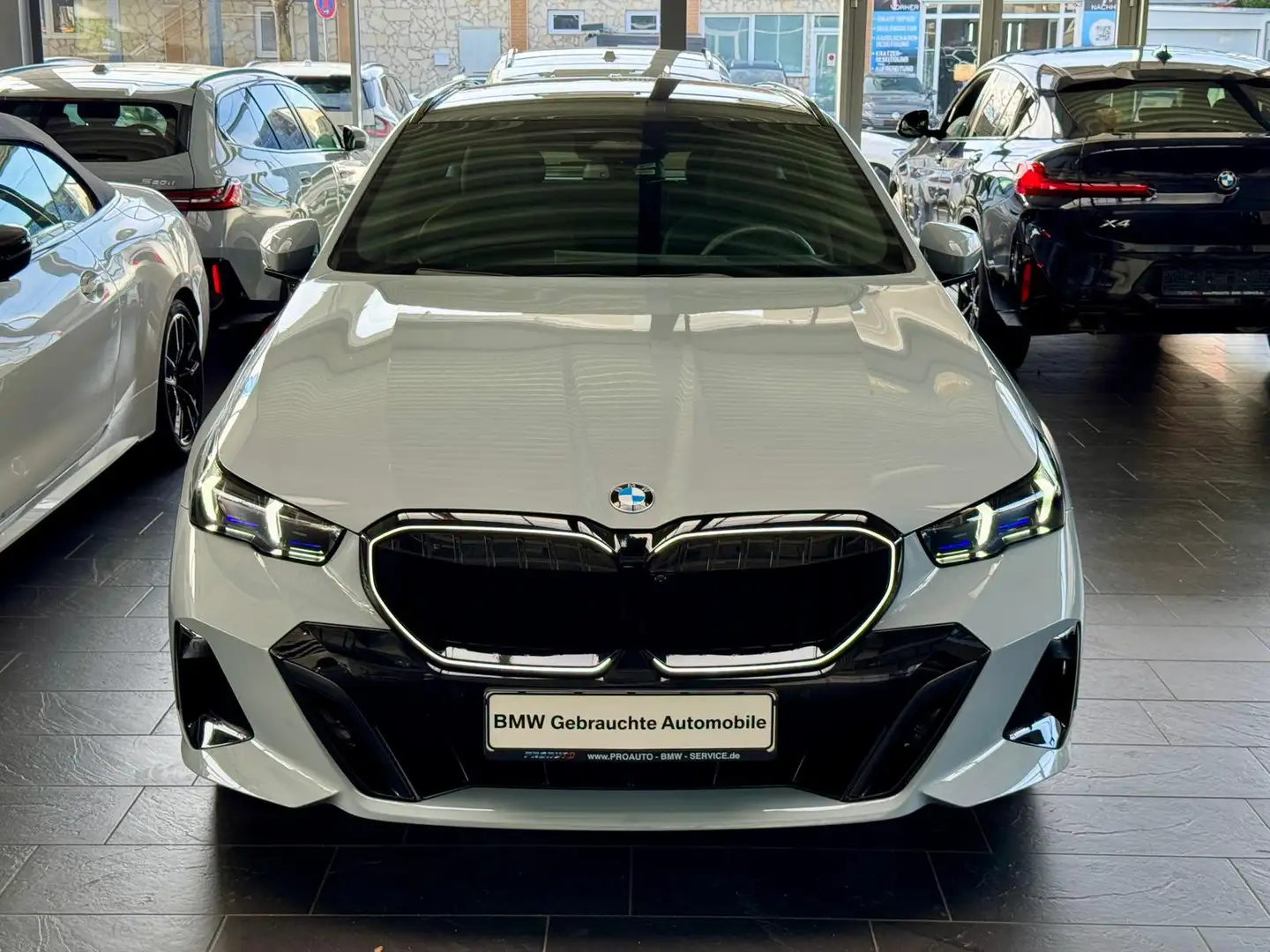BMW 520 i Tour M Sport Pro PANO/ICONIC/360°/20"/HUD Grau - 2