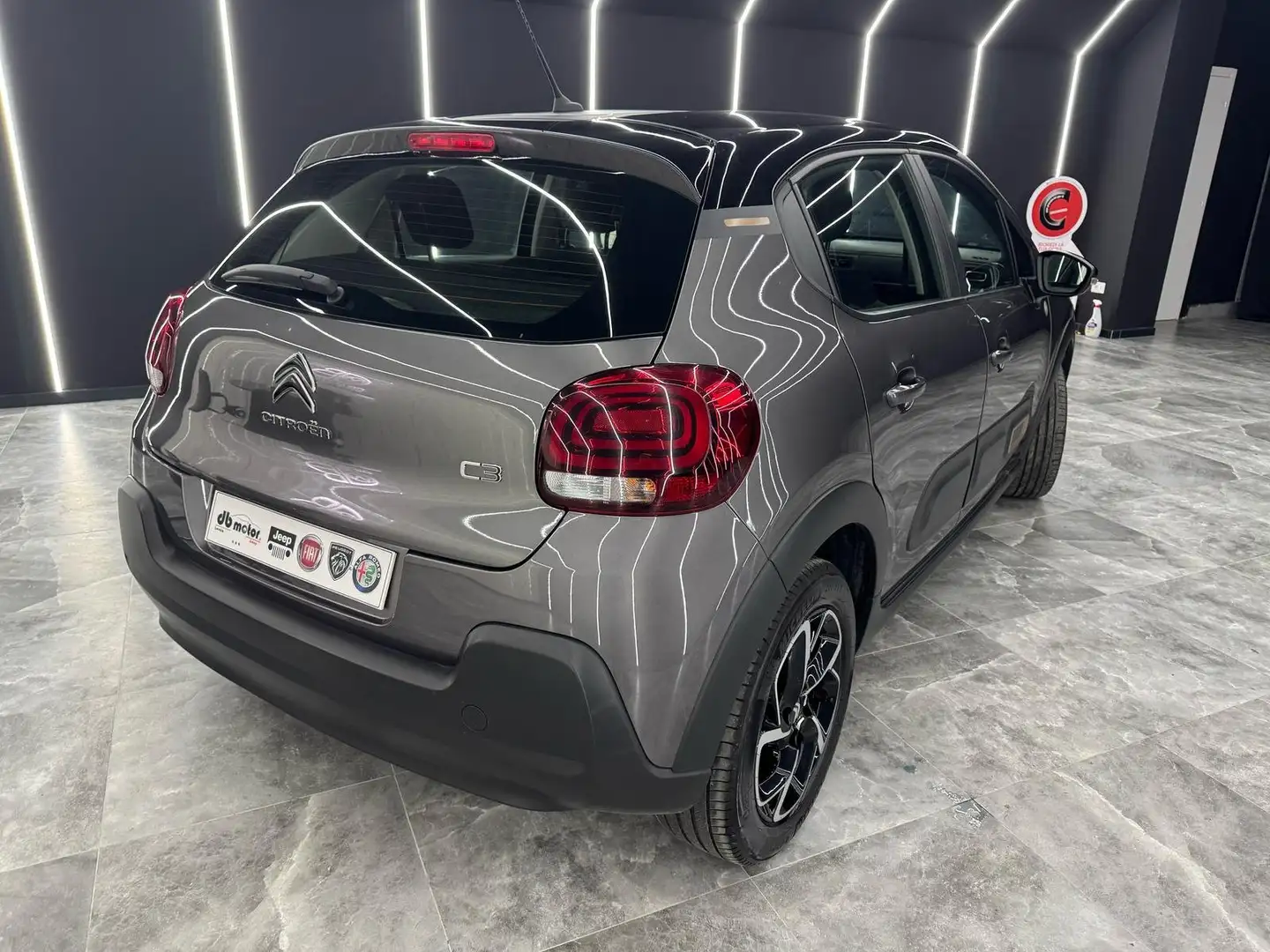Citroen C3 1.2 puretech Feel Gris - 2