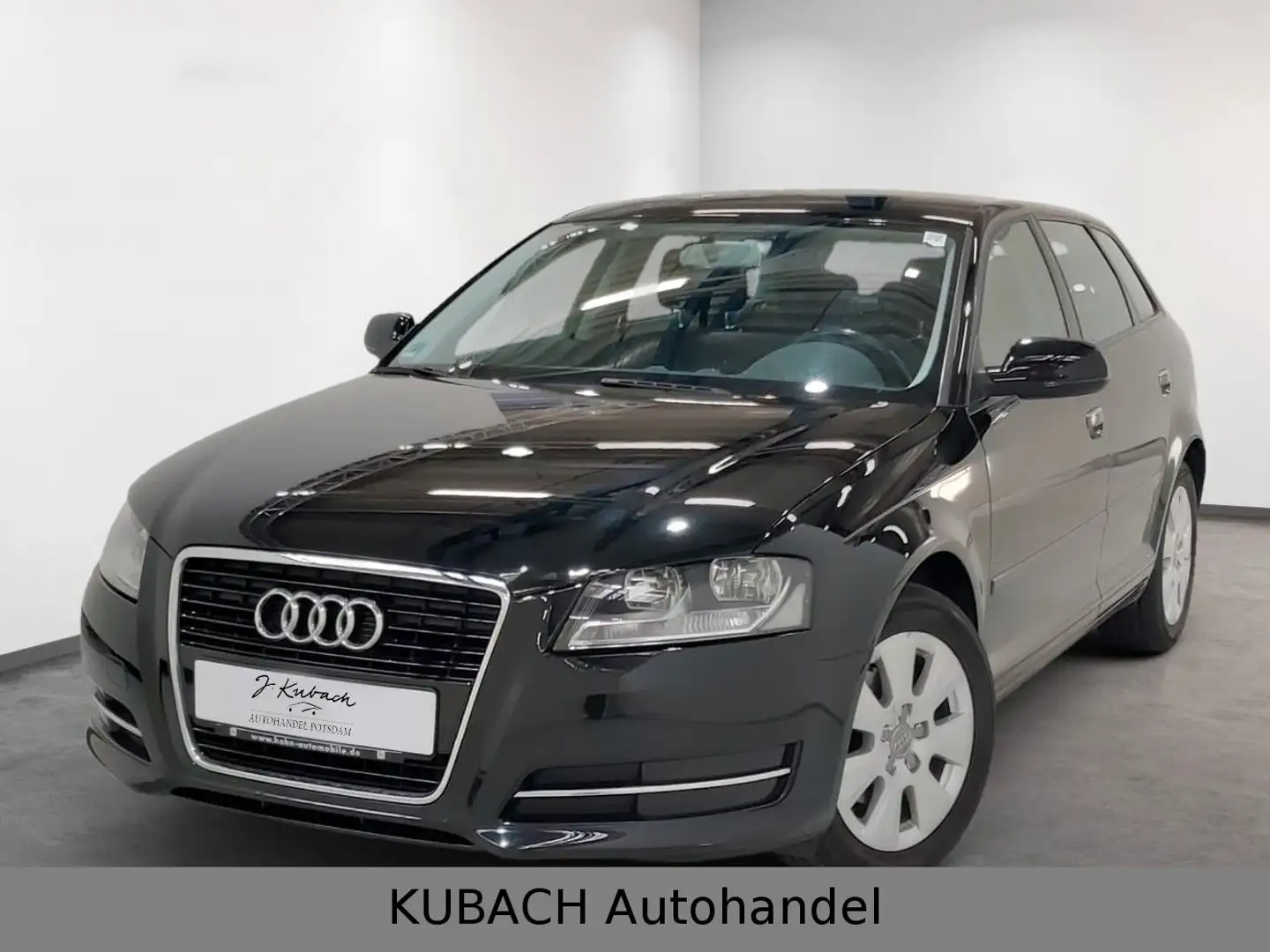 Audi A3 Sportback 1.6 Attraction,Klima,1teHAND Schwarz - 1