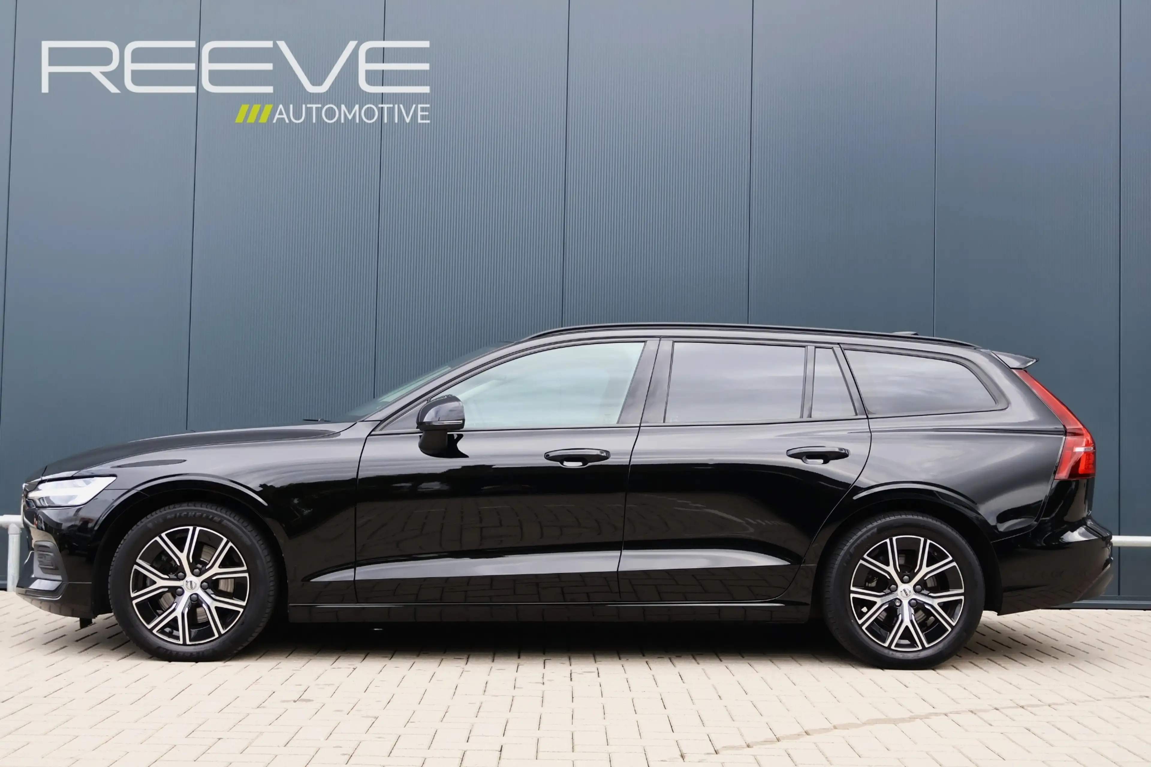 Volvo V60 2.0 B3 | Wegklapbare trekhaak | Stoelverwarming | — photo 2