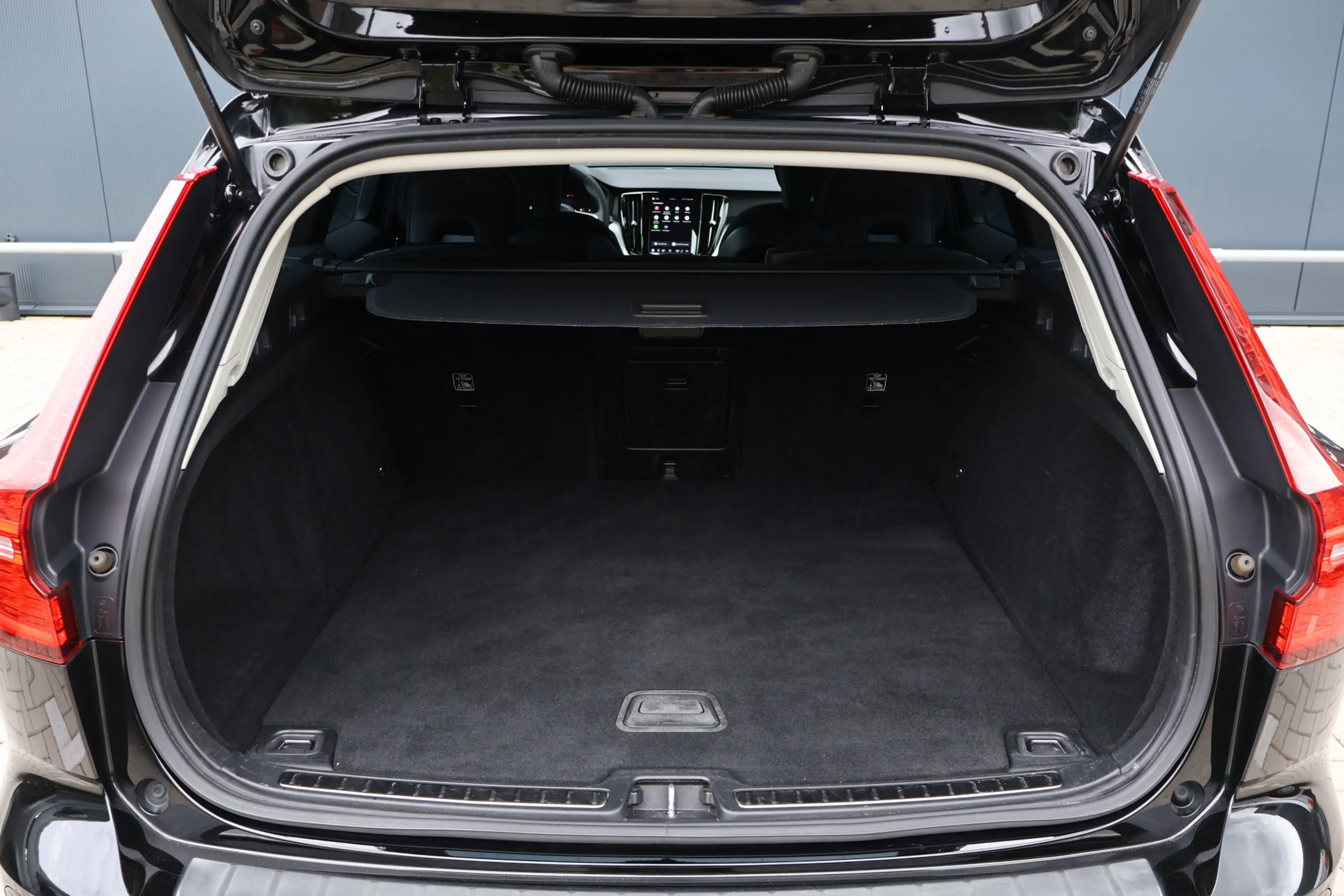 Volvo V60 2.0 B3 | Wegklapbare trekhaak | Stoelverwarming | — photo 31