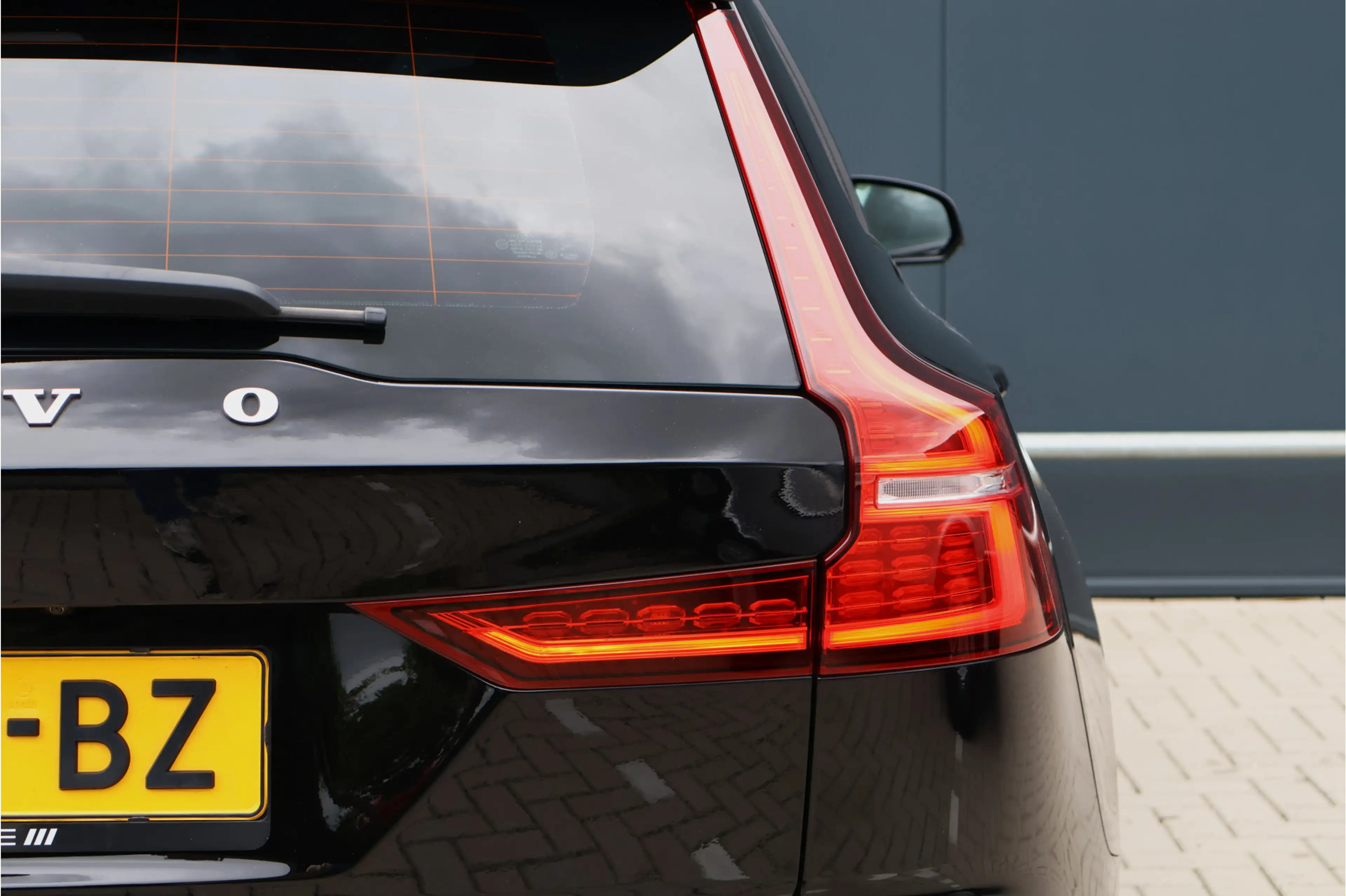 Volvo V60 2.0 B3 | Wegklapbare trekhaak | Stoelverwarming | — photo 14