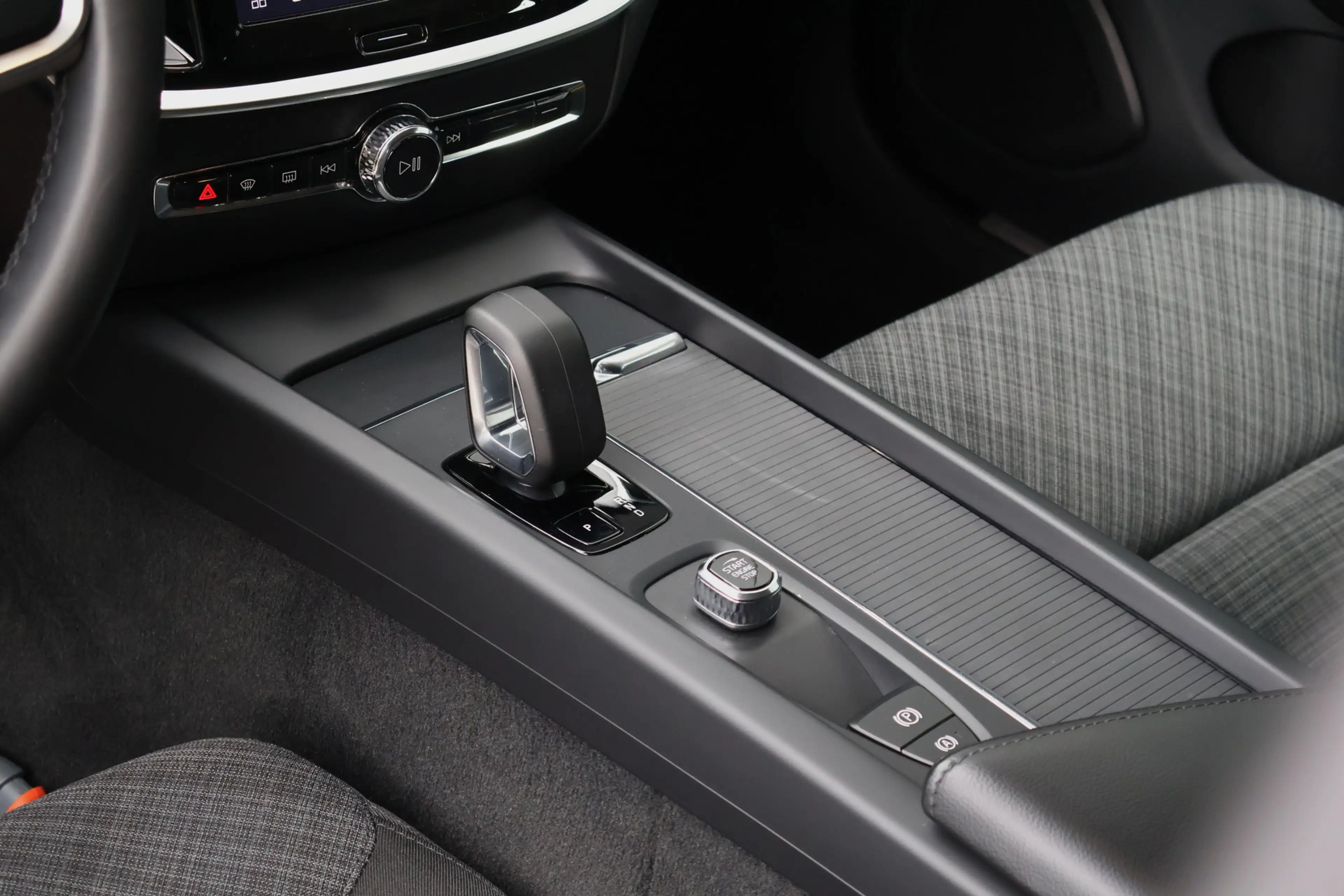 Volvo V60 2.0 B3 | Wegklapbare trekhaak | Stoelverwarming | — photo 25