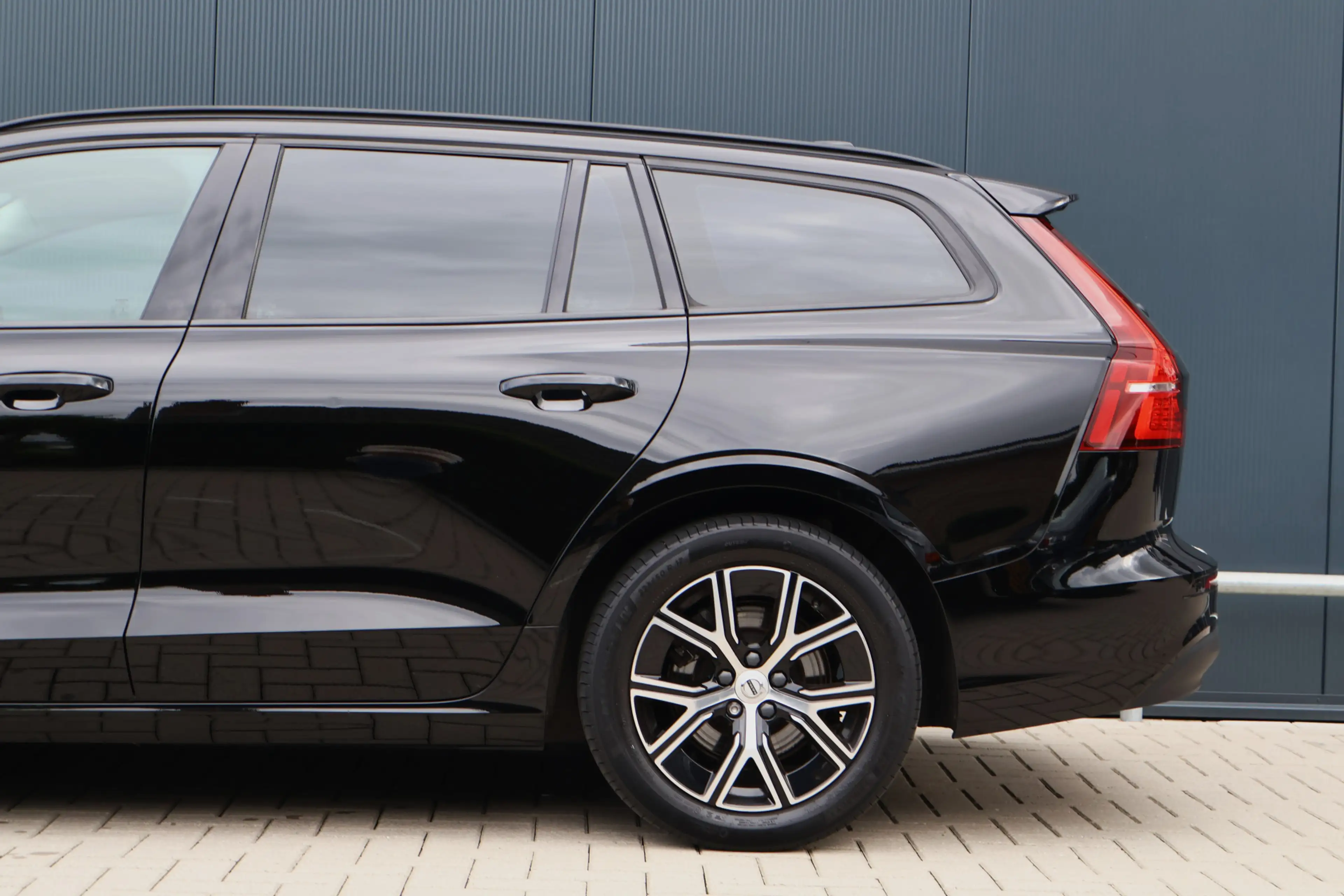 Volvo V60 2.0 B3 | Wegklapbare trekhaak | Stoelverwarming | — photo 12