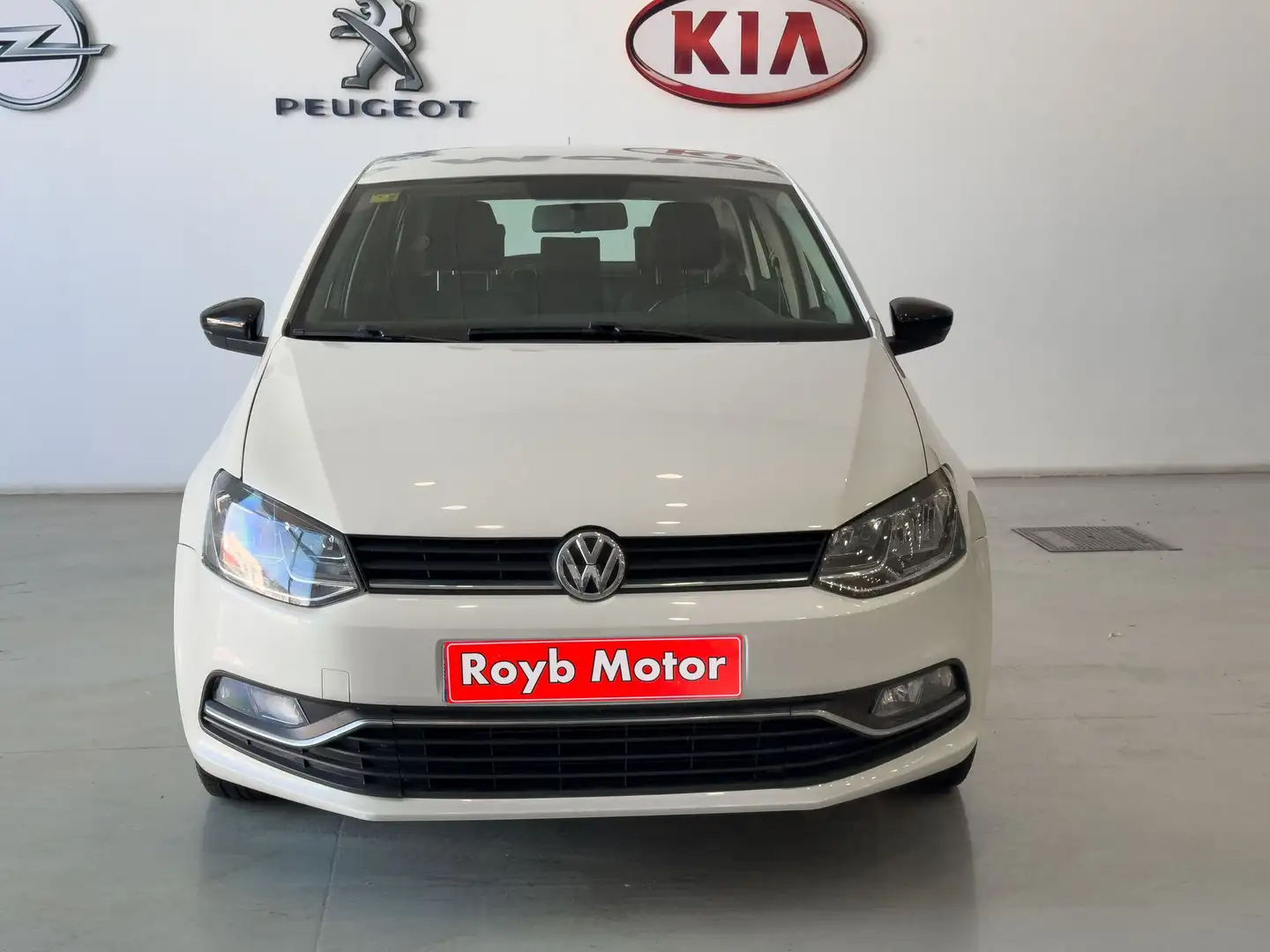 Volkswagen Polo 1.4 TDI BMT Advance DSG 66kW Plateado - 2