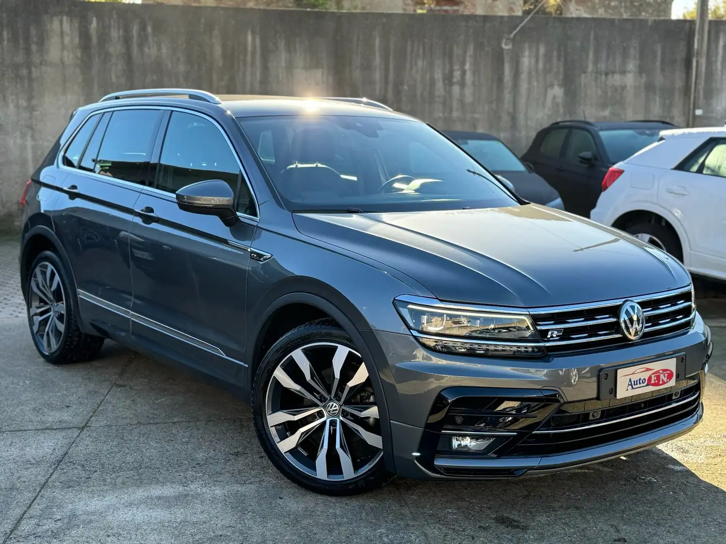 Volkswagen Tiguan Tiguan 2.0 tdi Advanced R-Line 150cv dsg Grigio - 2