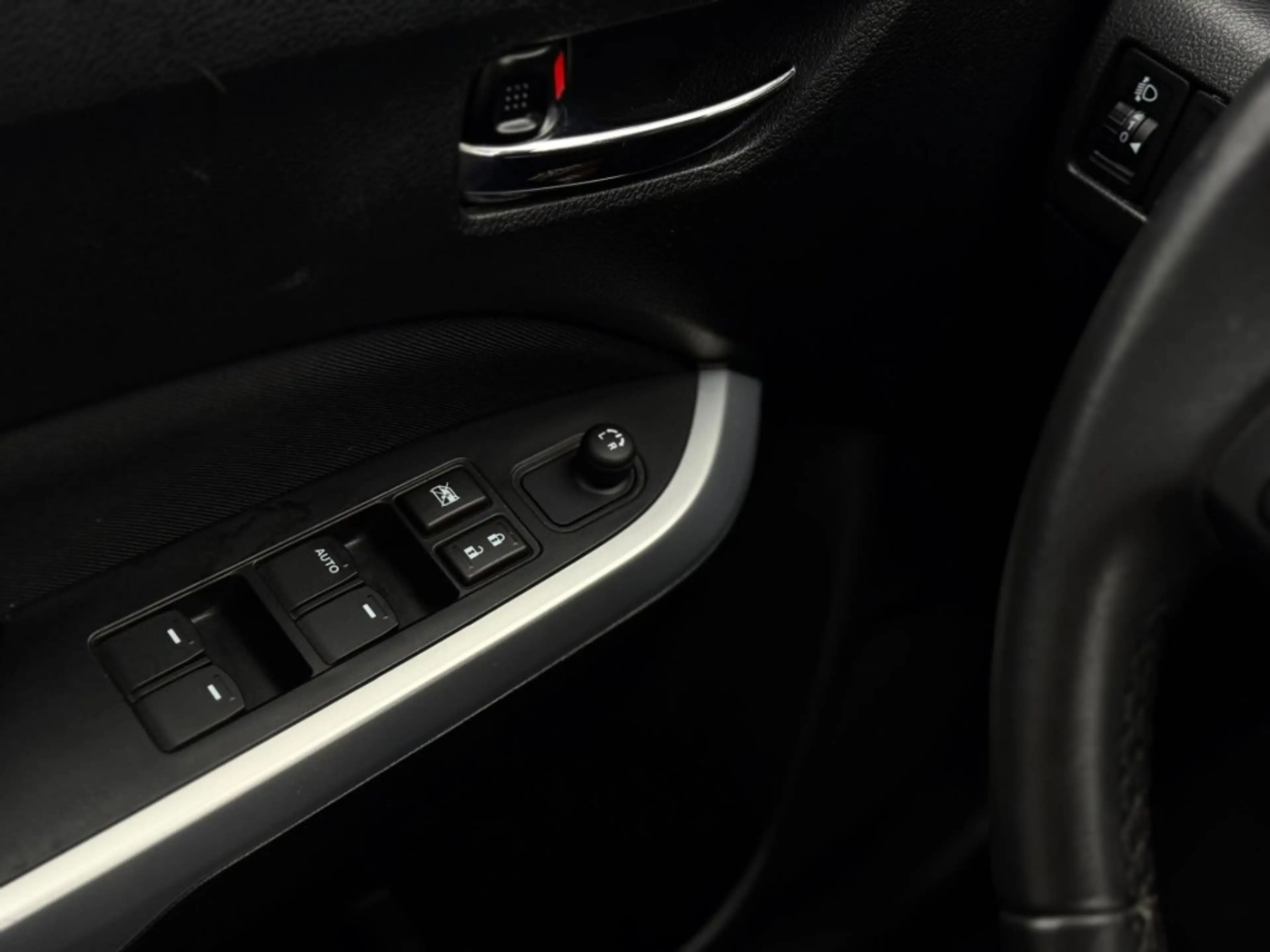 Suzuki Vitara 1.6 EXLUSIVE TREKHAAK CAMERA CARPLAY NAVI — photo 15