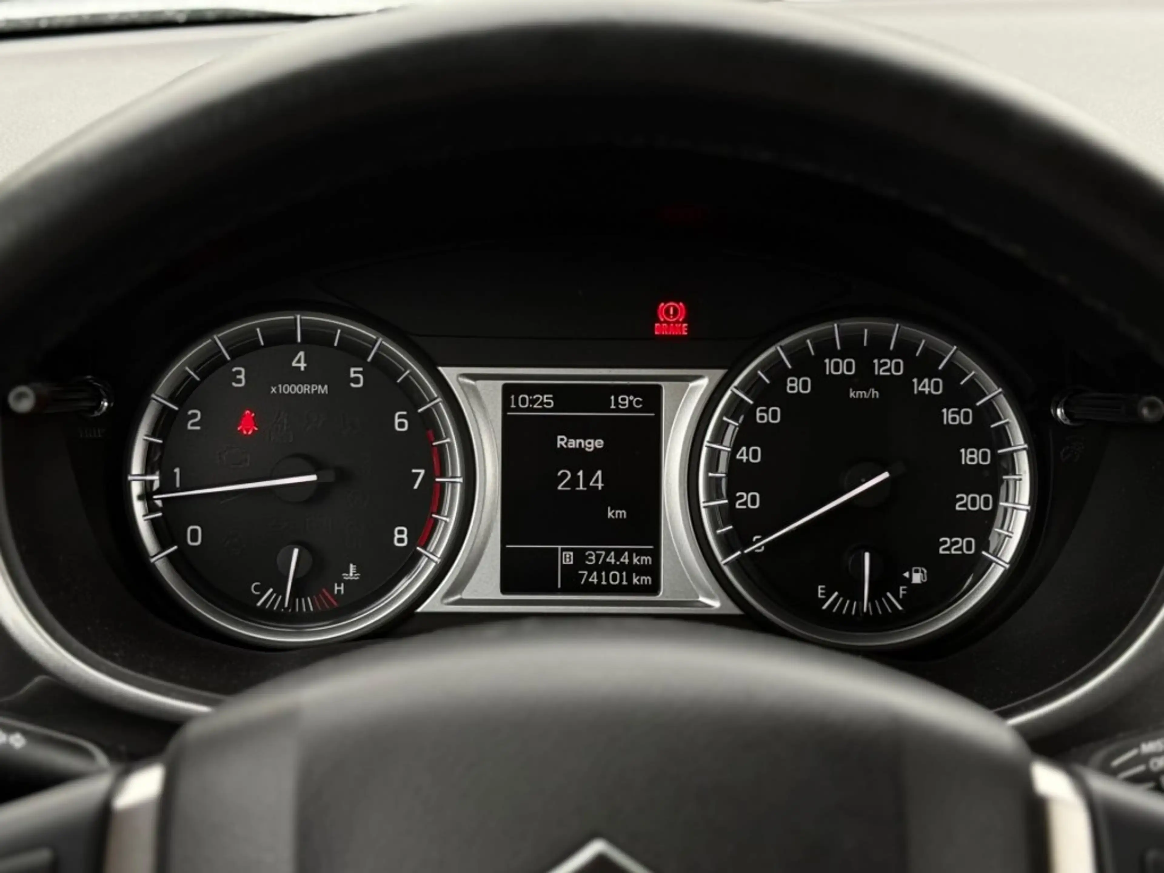 Suzuki Vitara 1.6 EXLUSIVE TREKHAAK CAMERA CARPLAY NAVI — photo 12