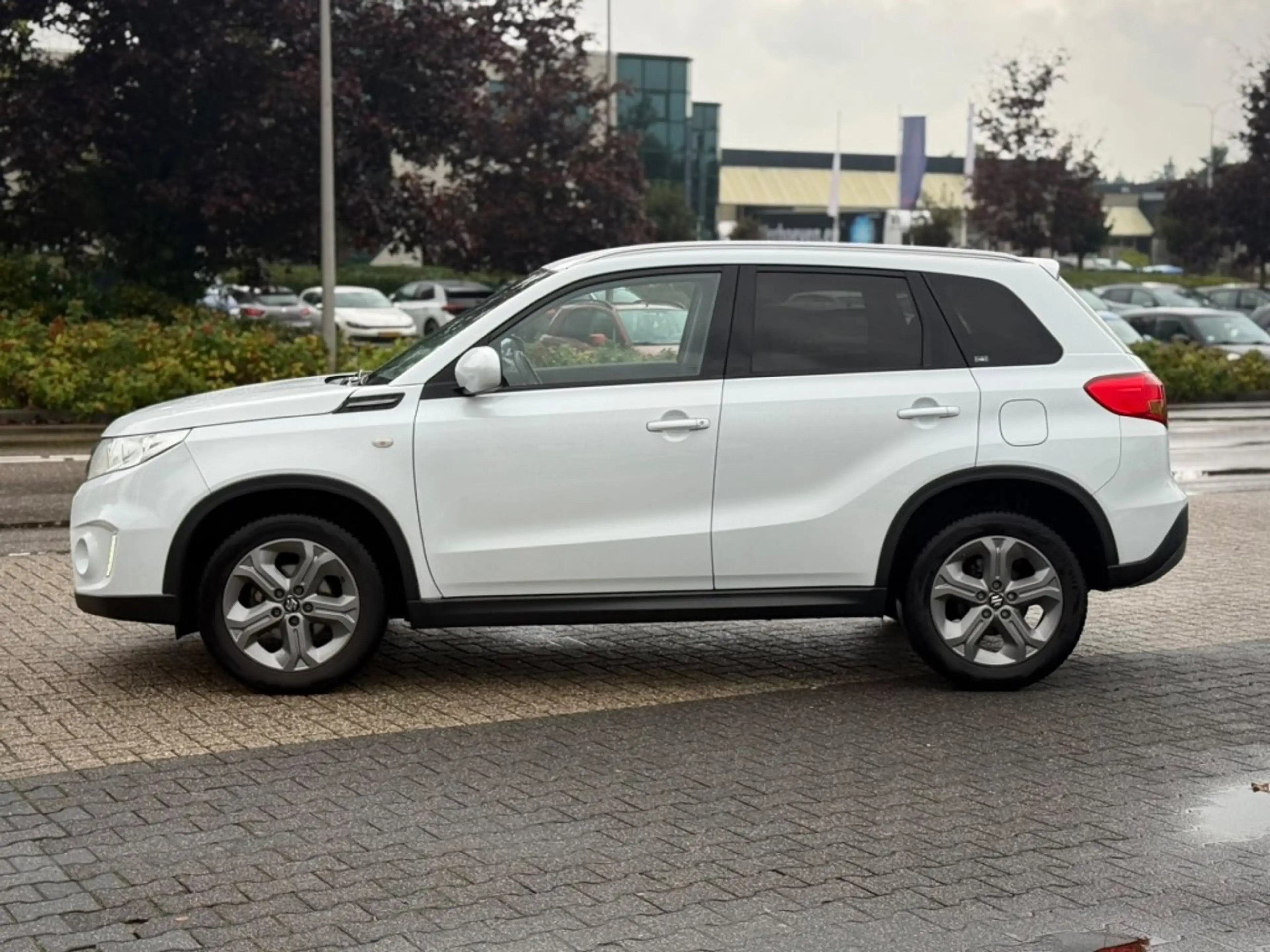 Suzuki Vitara 1.6 EXLUSIVE TREKHAAK CAMERA CARPLAY NAVI — photo 2