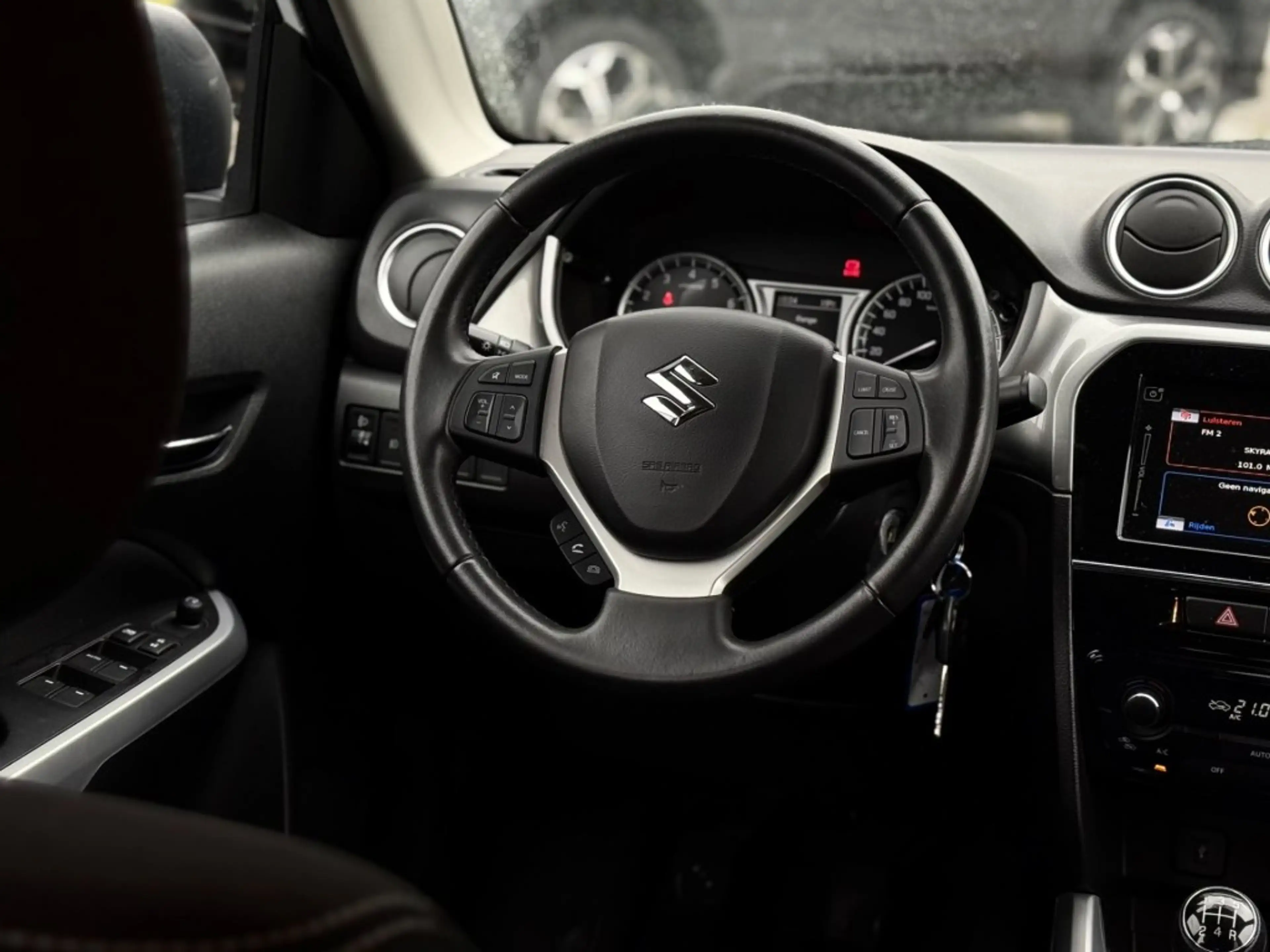 Suzuki Vitara 1.6 EXLUSIVE TREKHAAK CAMERA CARPLAY NAVI — photo 11