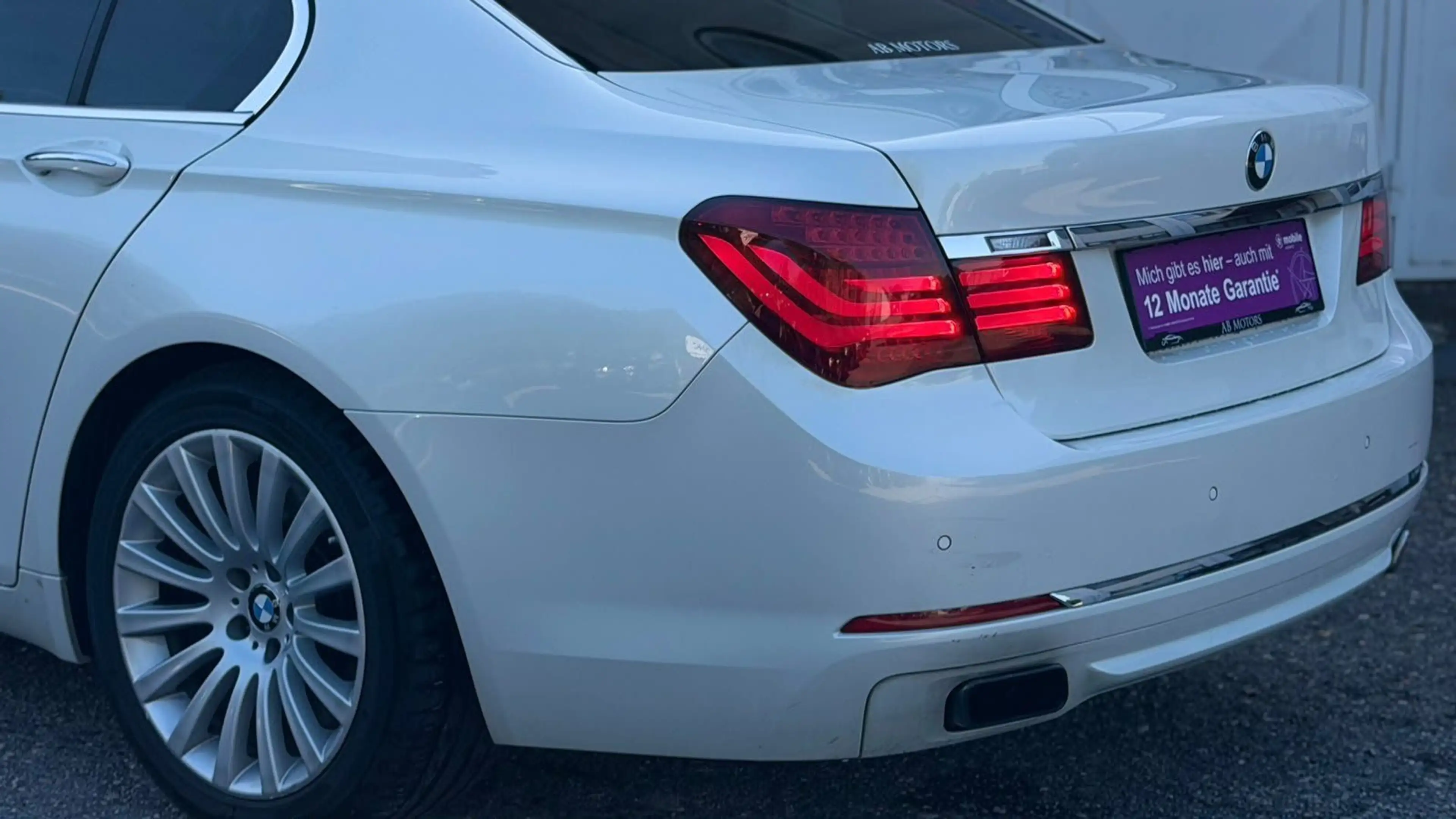 BMW 750 7er 750d xDrive — photo 9