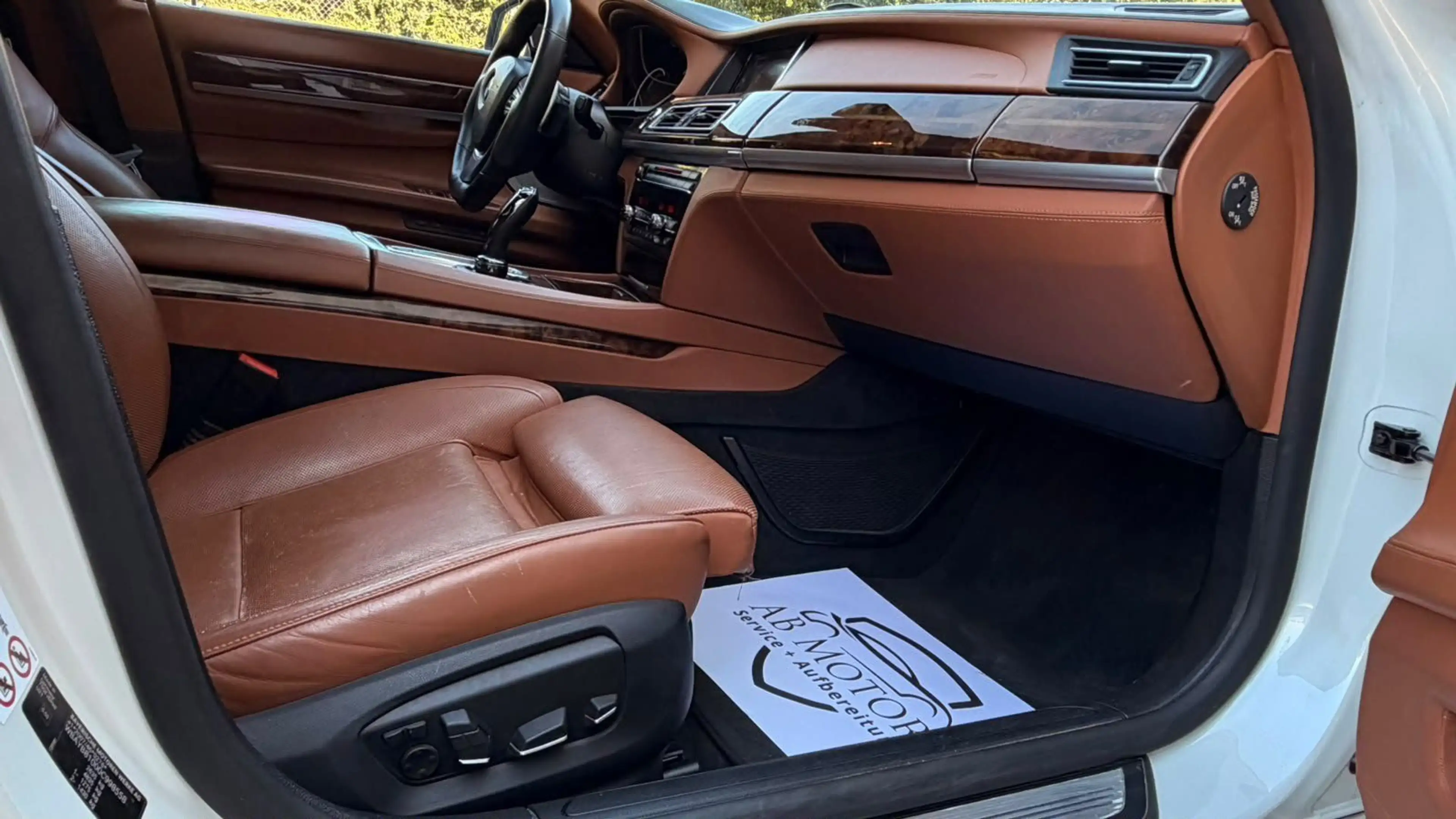 BMW 750 7er 750d xDrive — photo 15