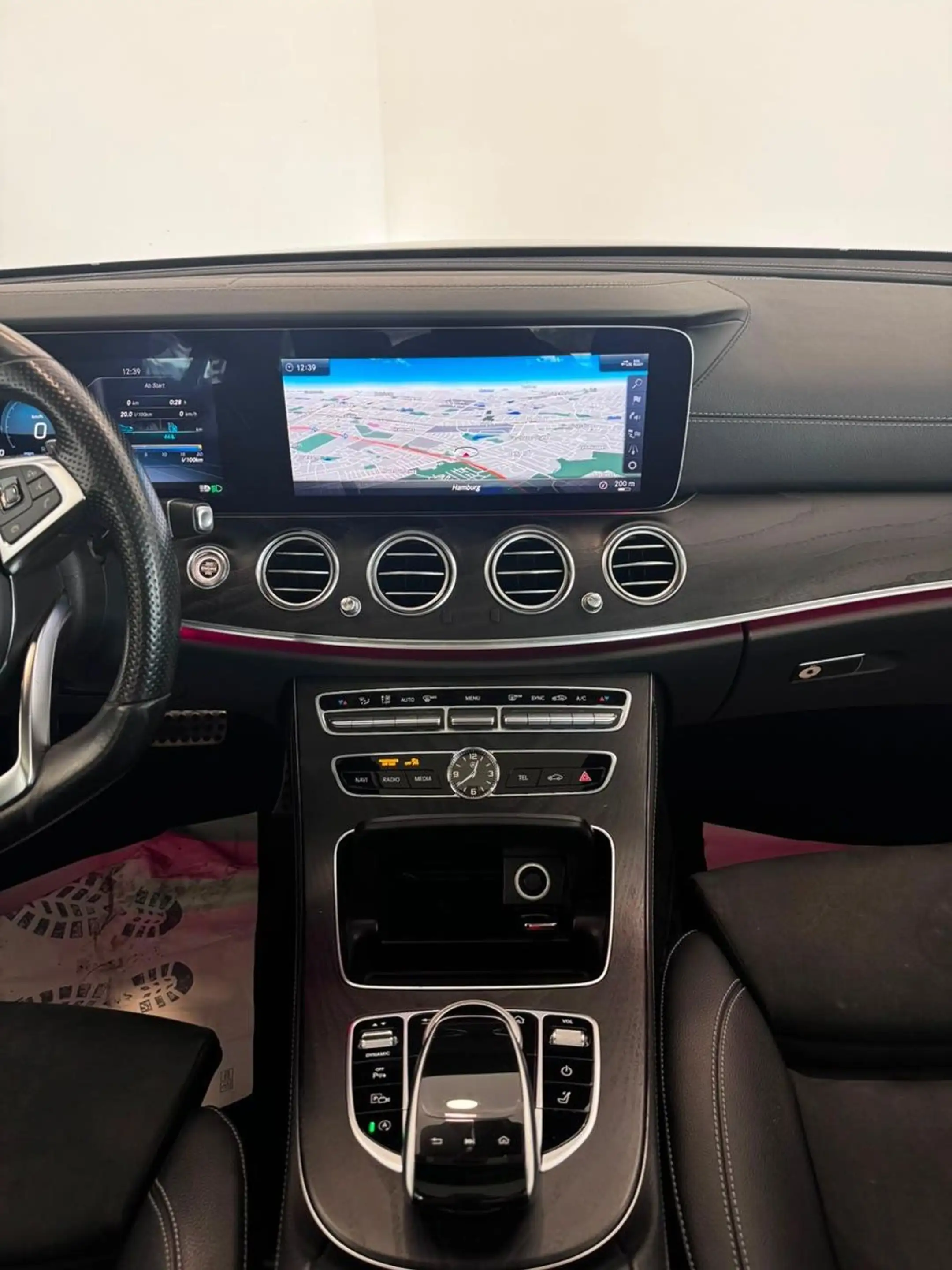 Mercedes-Benz E 350 d T AMG-LINE|AHK|WIDESCREEN|PANO|360°|LED| — photo 18