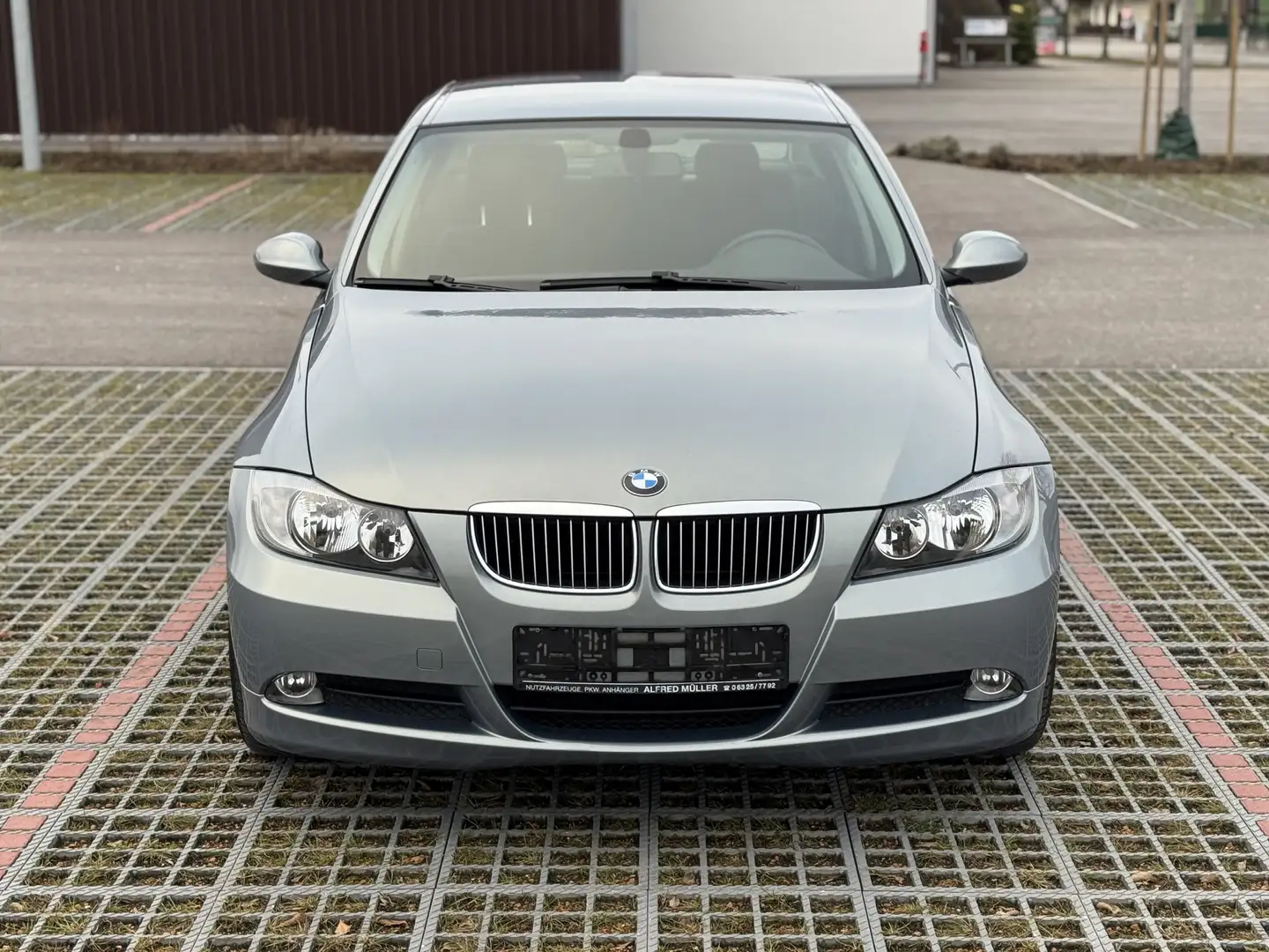 BMW 325 E90 325d Schalter Pickerl bis 12.26+ 4 Monate Grau - 2
