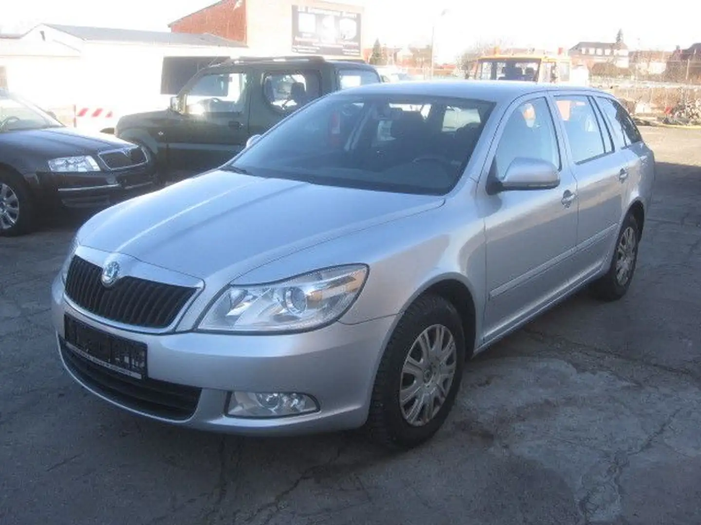 Skoda Octavia 1.6 TDI DSG Ambiente Combi DSG Paket neu Silber - 1