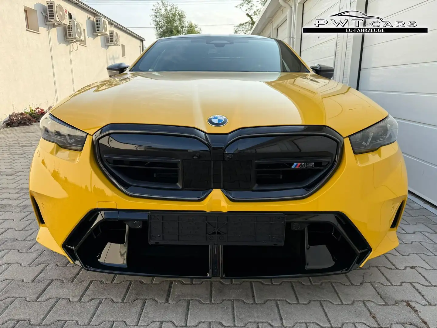BMW M5 Basis Lim. KERAMIK CARBON Ultimate VOLLAUSSTATT... Gelb - 2