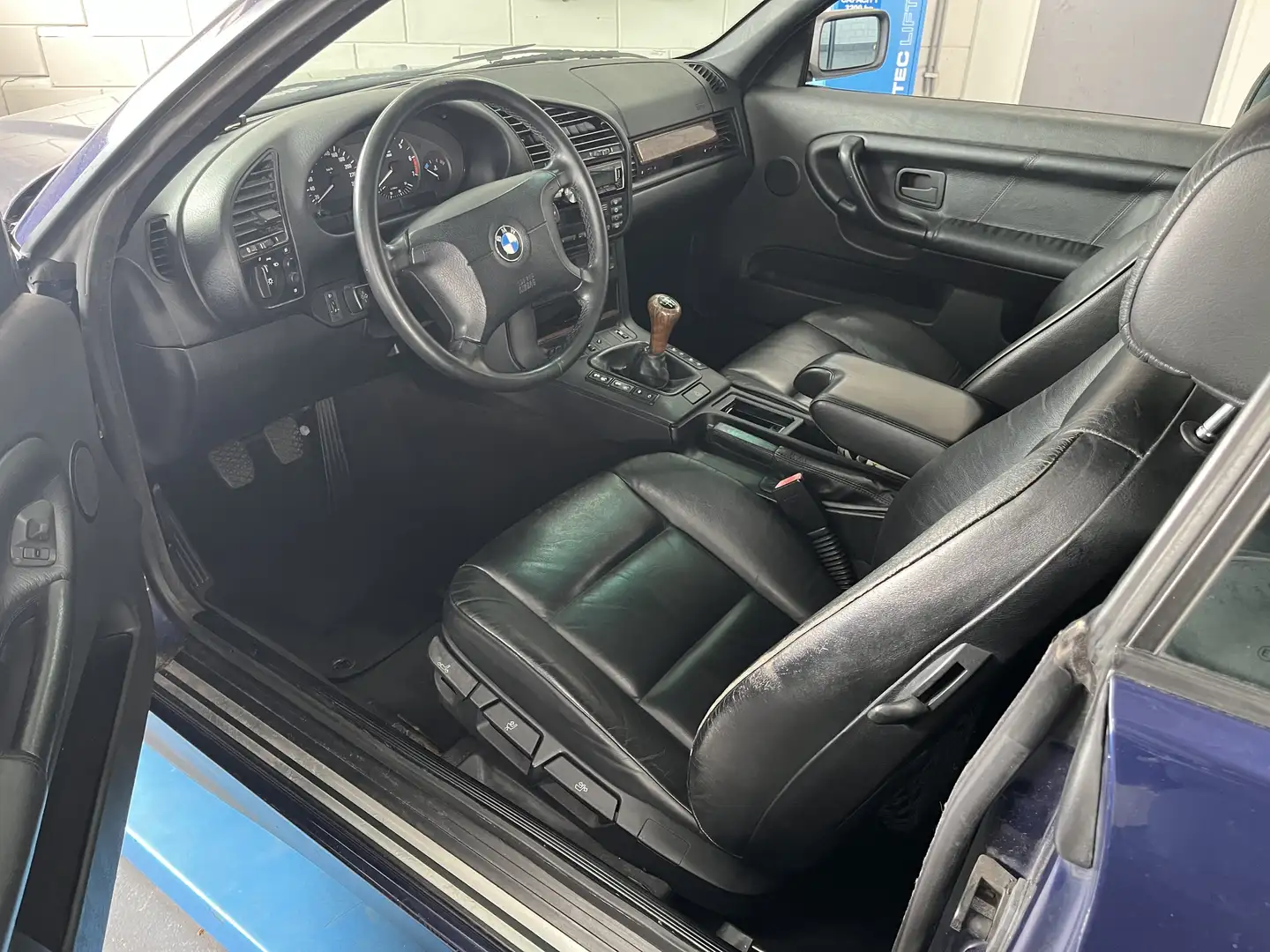 BMW 318 318i Exclusiv Edition - 2