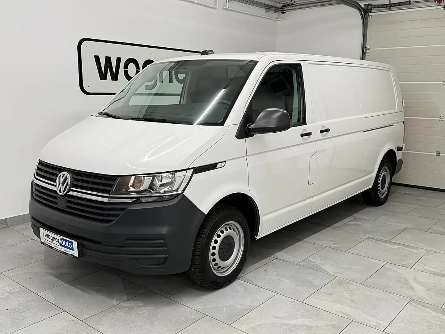 Volkswagen T6.1 Kastenwagen LR 2,0 TDI BMT.Klima/AHK/PDC Weiß - 2