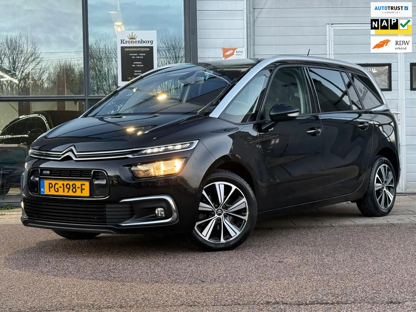 Citroen Grand C4 Picasso 1.2 PureTech Business, CARPLAY, MASSAGEST, NAP Zwart - 1