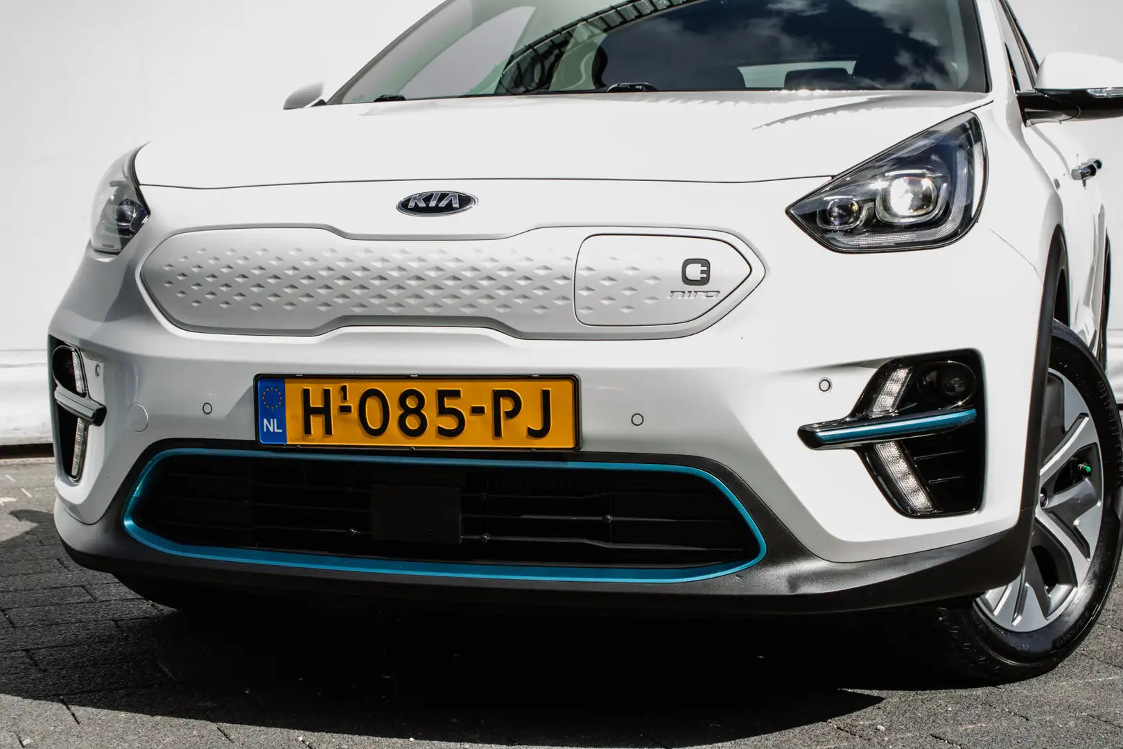 Kia e-Niro ExecutiveLine 64 kWh Lederen int./ Stoelverwarming Wit - 2