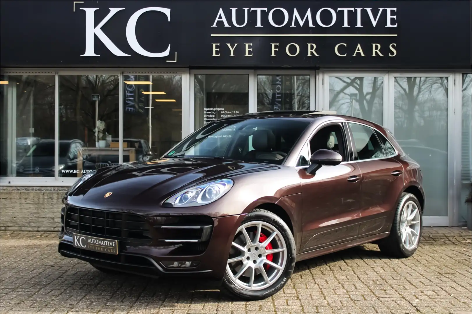 Porsche Macan 3.6 Turbo | Dealer o.h. | Pano | Vol! VAN €36950,- Barna - 1