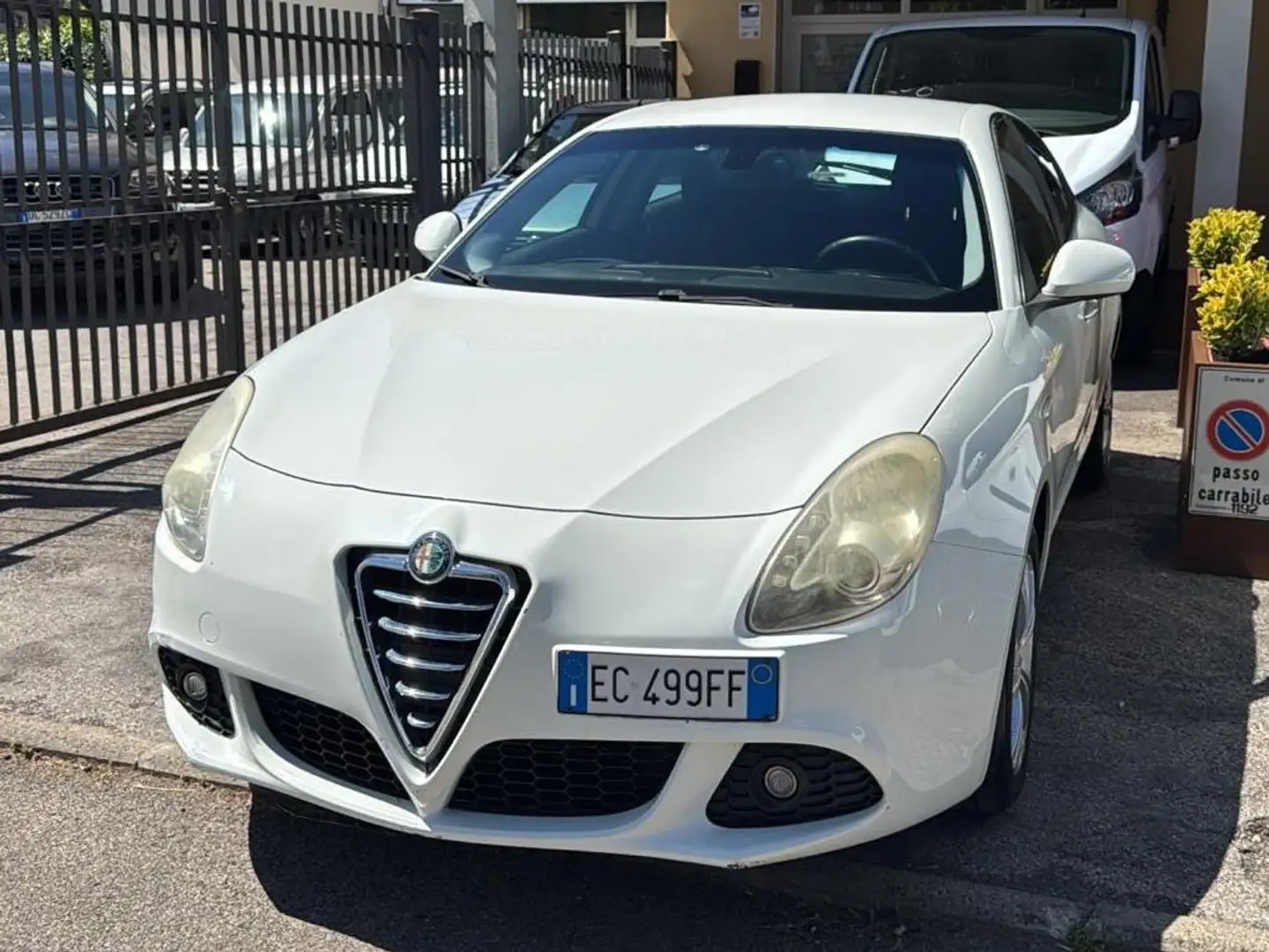 Alfa Romeo Giulietta 1.4 turbo benzina Bílá - 2