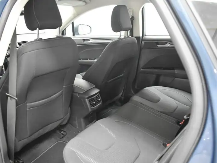 Ford Mondeo 2.0 TDCi Titanium PowerShift 2019, foto 28