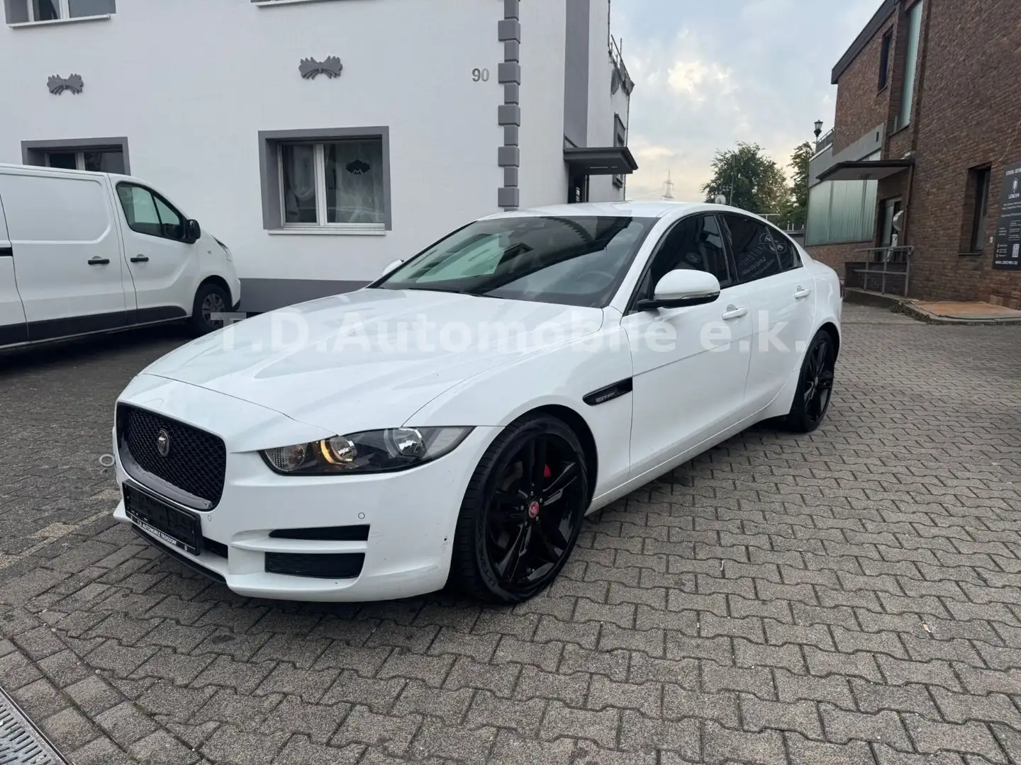 Jaguar XF /Motor macht Geräusche Weiß - 1