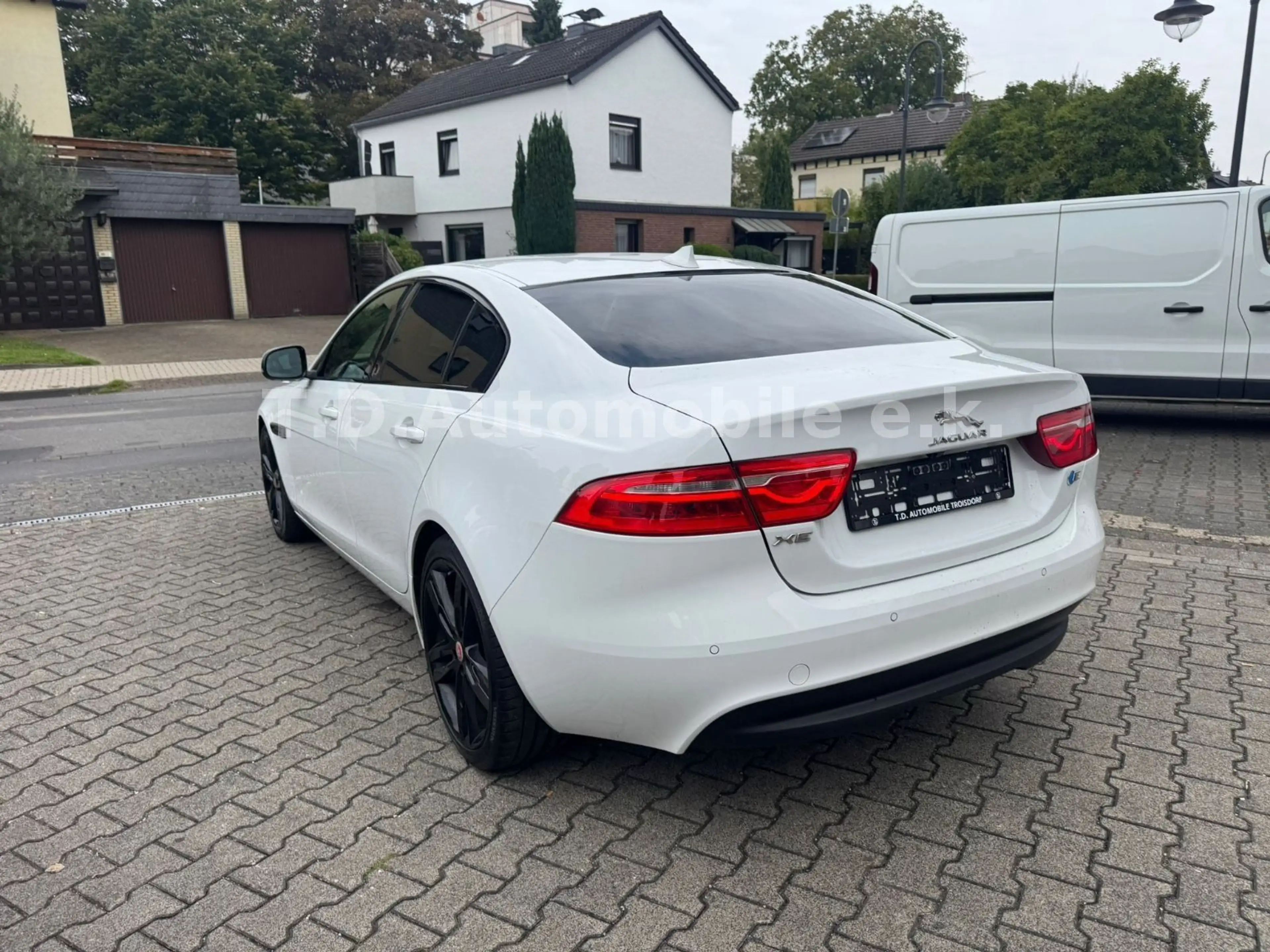 Jaguar XF /Motor macht Geräusche — photo 4