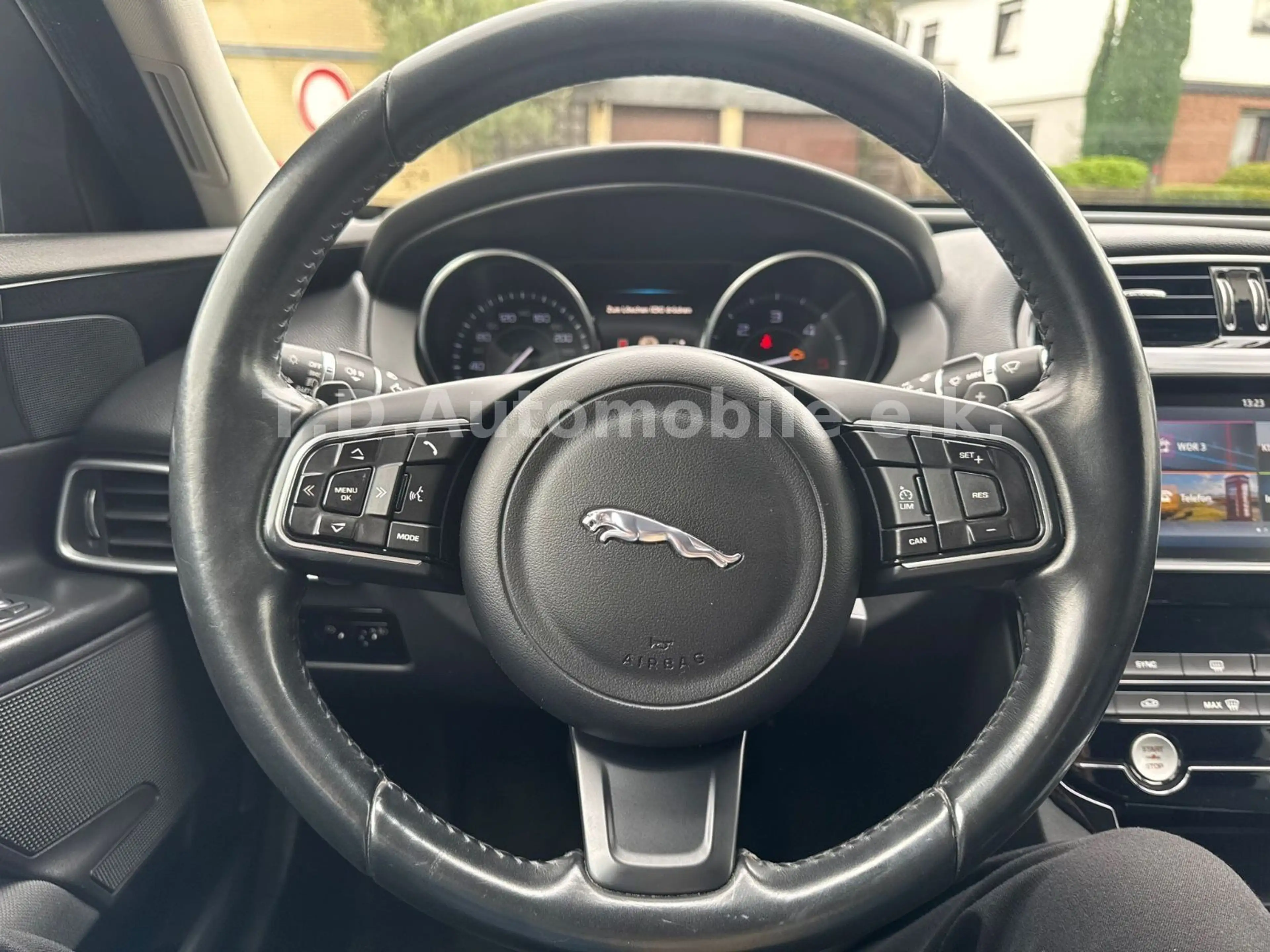 Jaguar XF /Motor macht Geräusche — photo 11