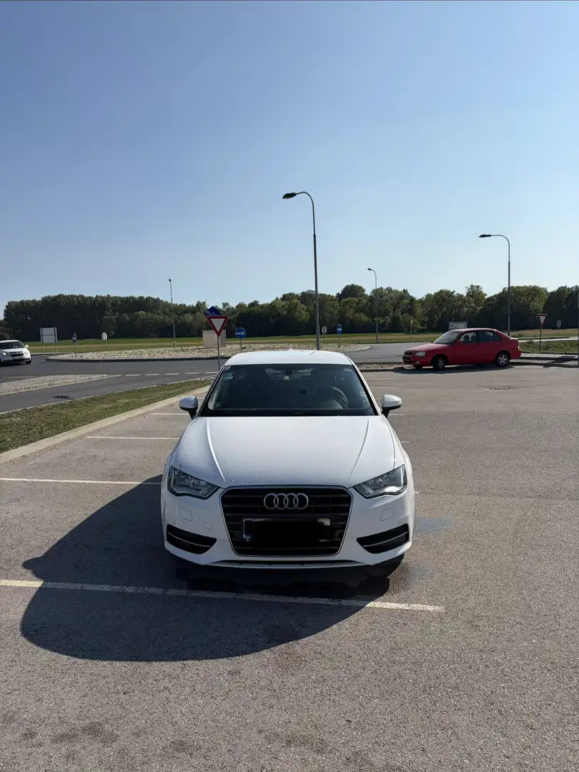 Audi A3 1.2 TFSI Sportback Ambiente - 2