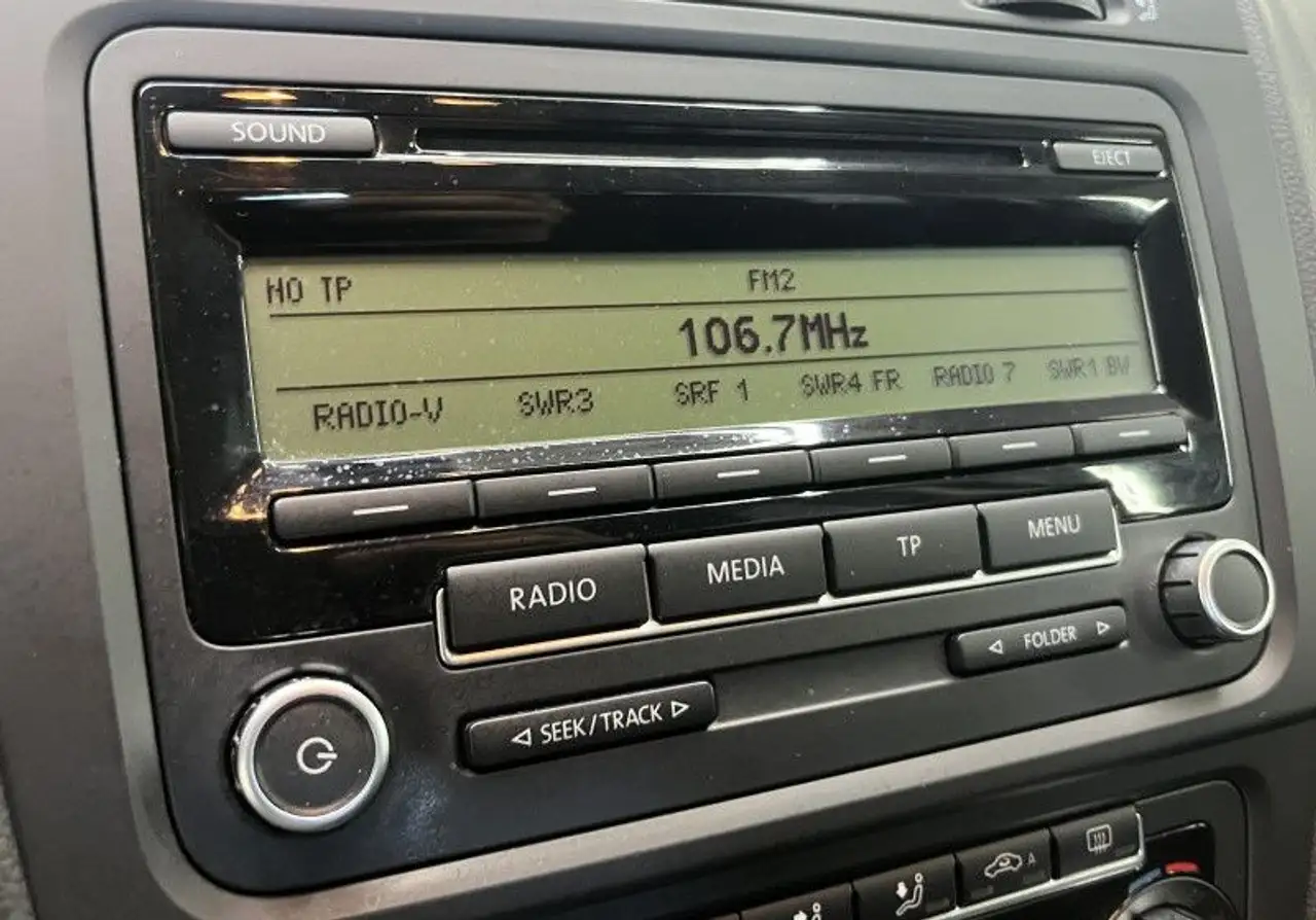 Volkswagen Golf Standard Model — photo 18