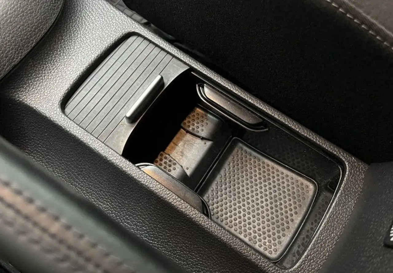 Volkswagen Golf Standard Model — photo 22