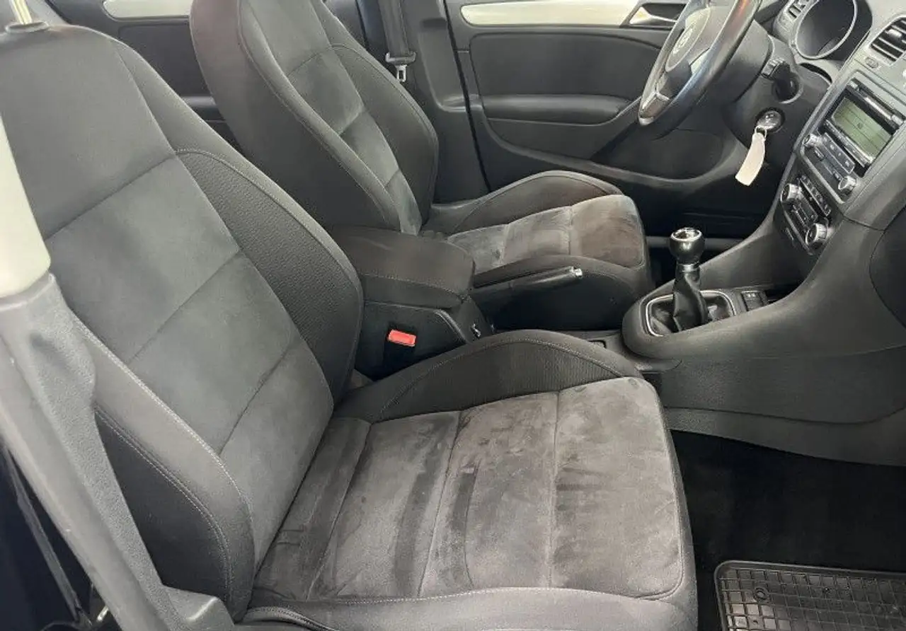 Volkswagen Golf Standard Model — photo 10