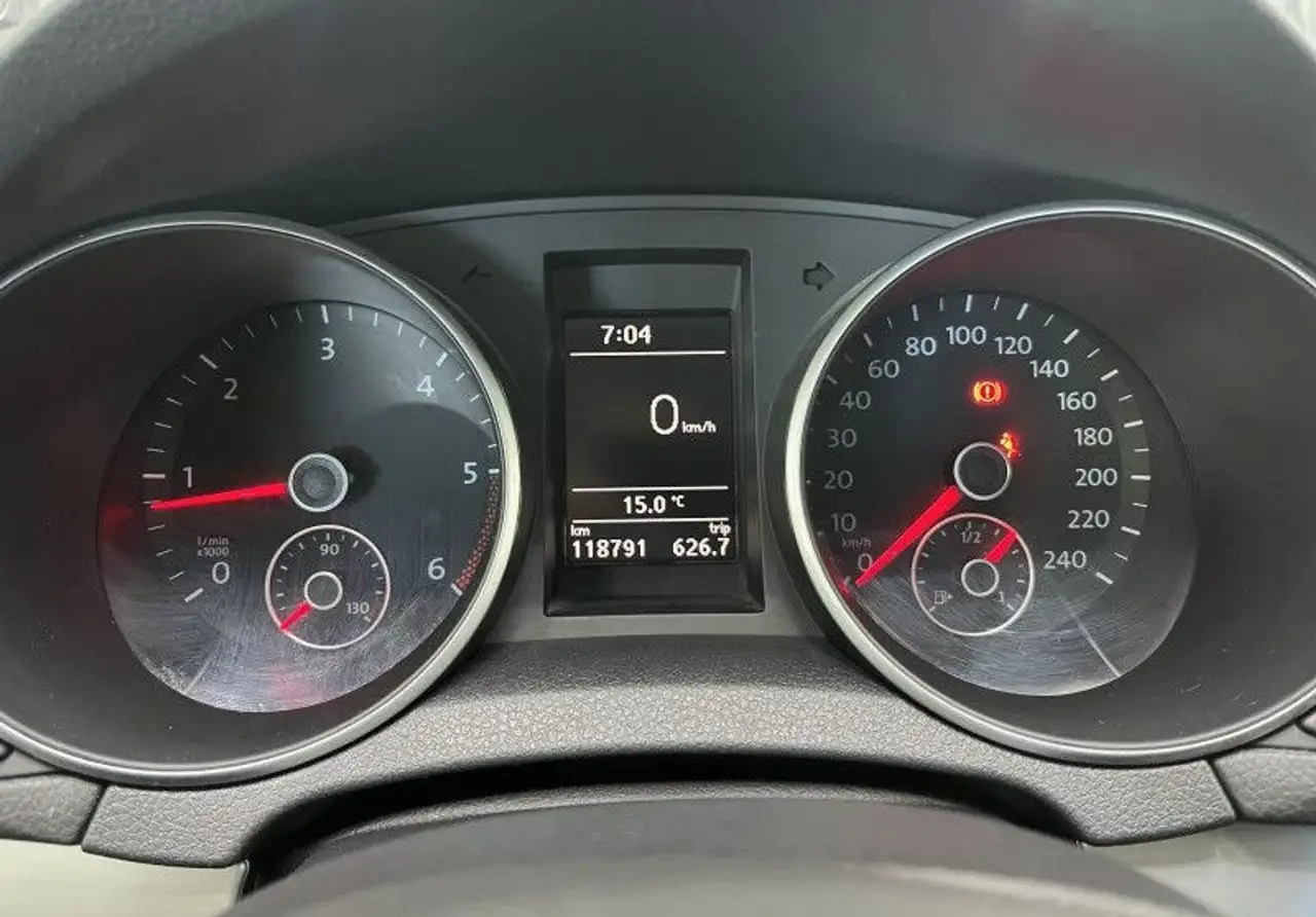 Volkswagen Golf Standard Model — photo 14