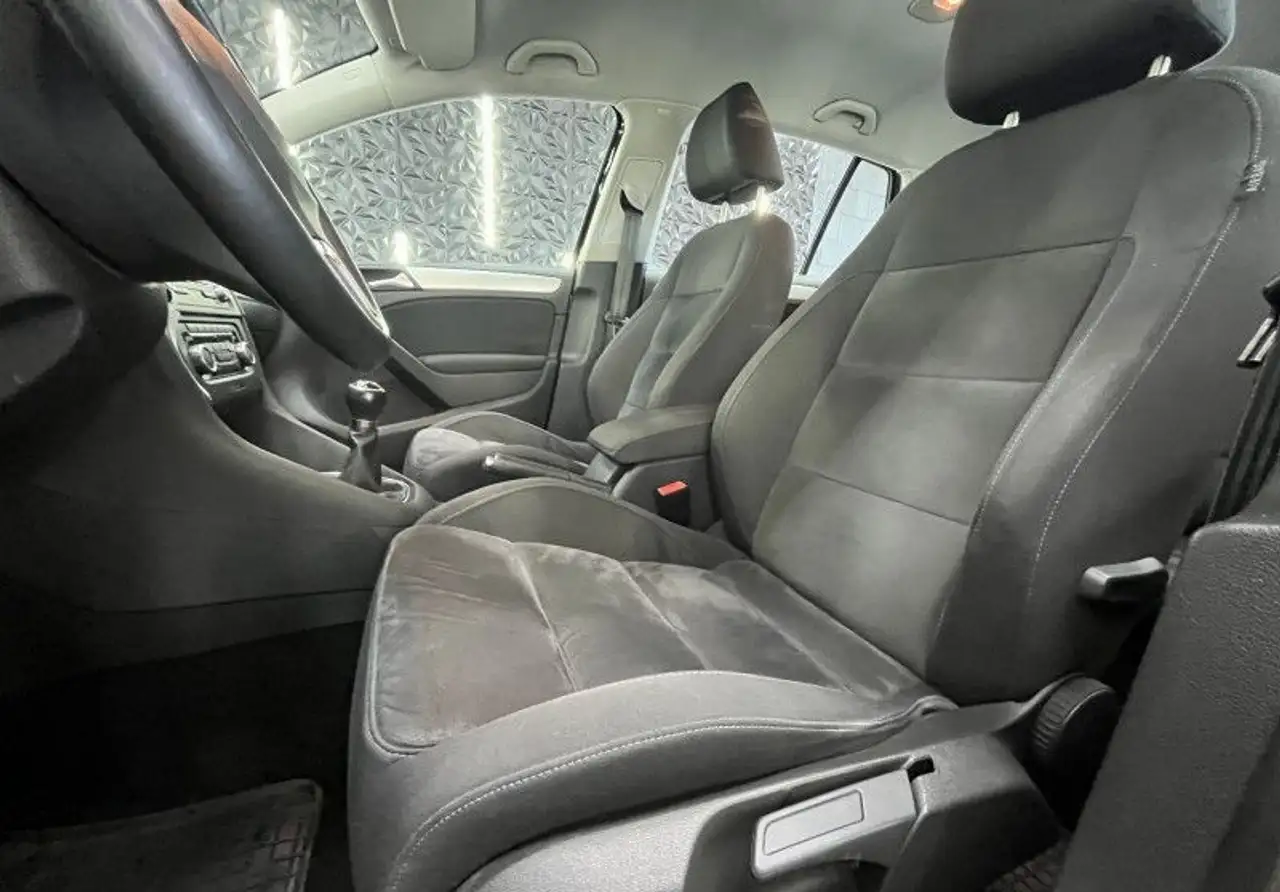 Volkswagen Golf Standard Model — photo 7