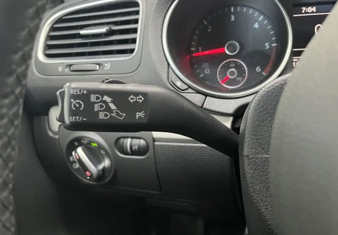 Volkswagen Golf Standard Model — photo 16