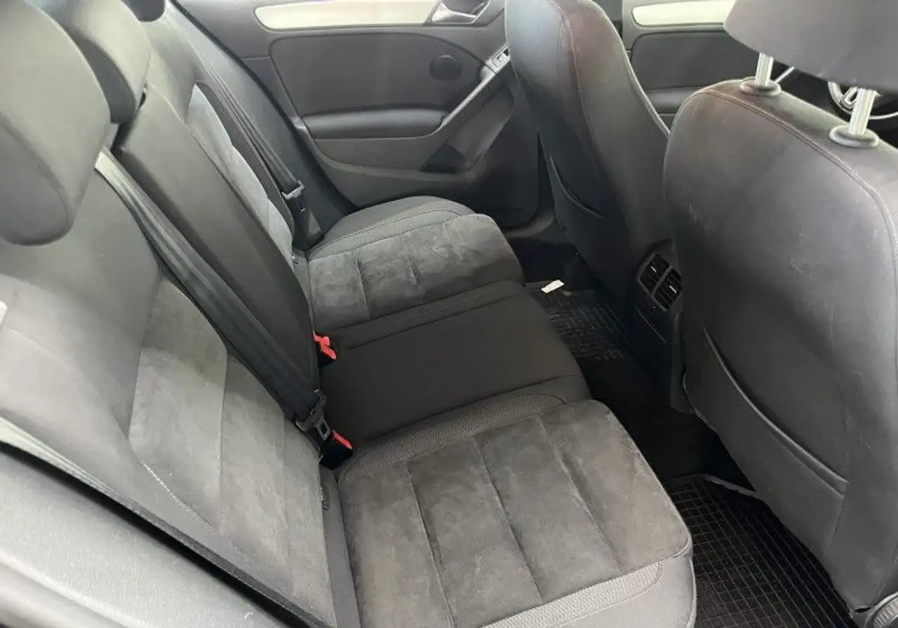 Volkswagen Golf Standard Model — photo 9