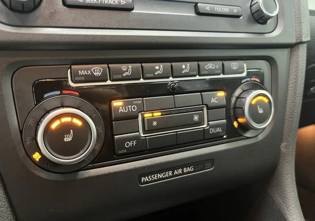 Volkswagen Golf Standard Model — photo 19
