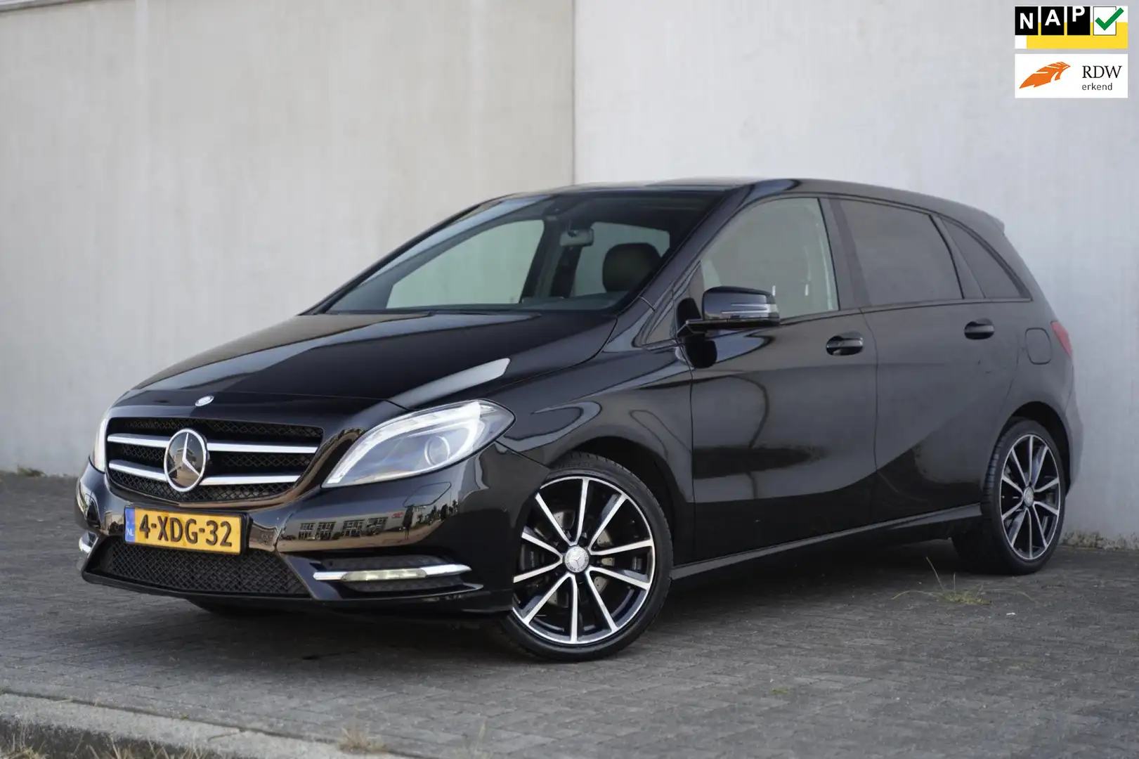 Mercedes-Benz B 180 Prestige AMG, Automaat, Navi, NAP Schwarz - 1