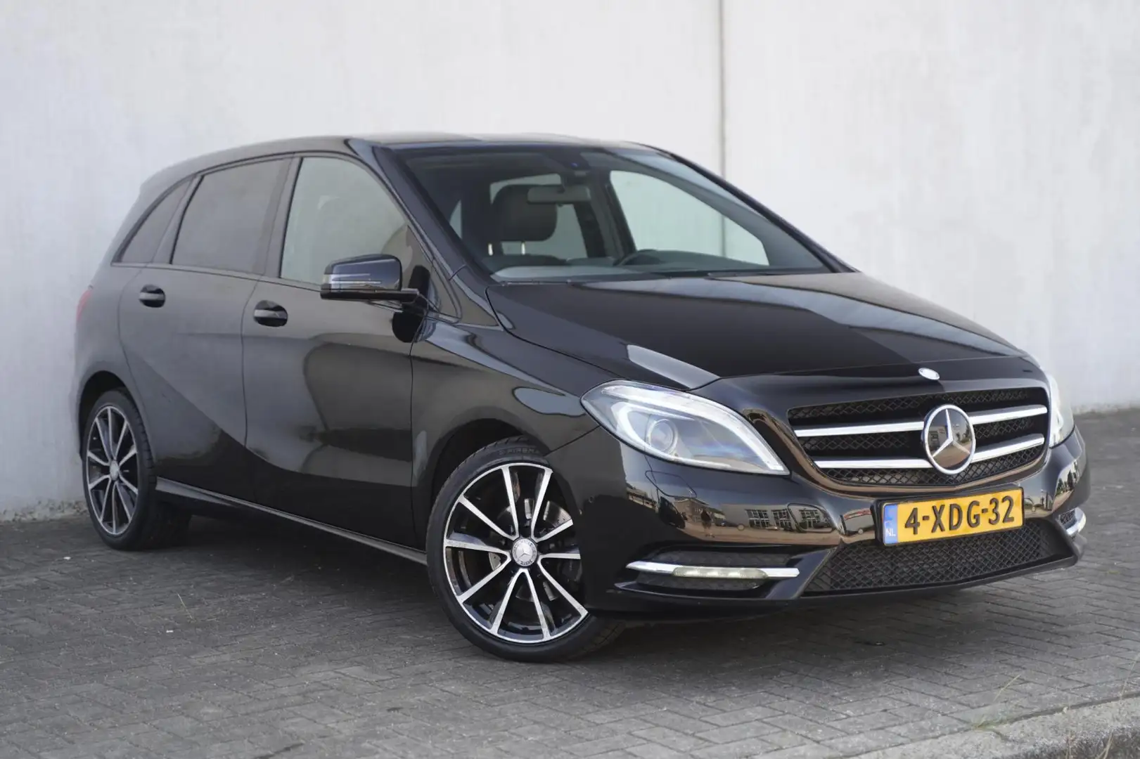 Mercedes-Benz B 180 Prestige AMG, Automaat, Navi, NAP Schwarz - 2