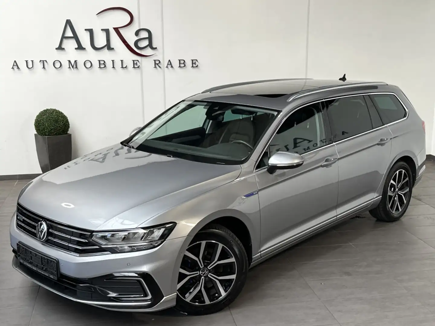 Volkswagen Passat Variant 1.4 TSI GTE NAV+LED+AHK+PANO+ACC Silber - 2