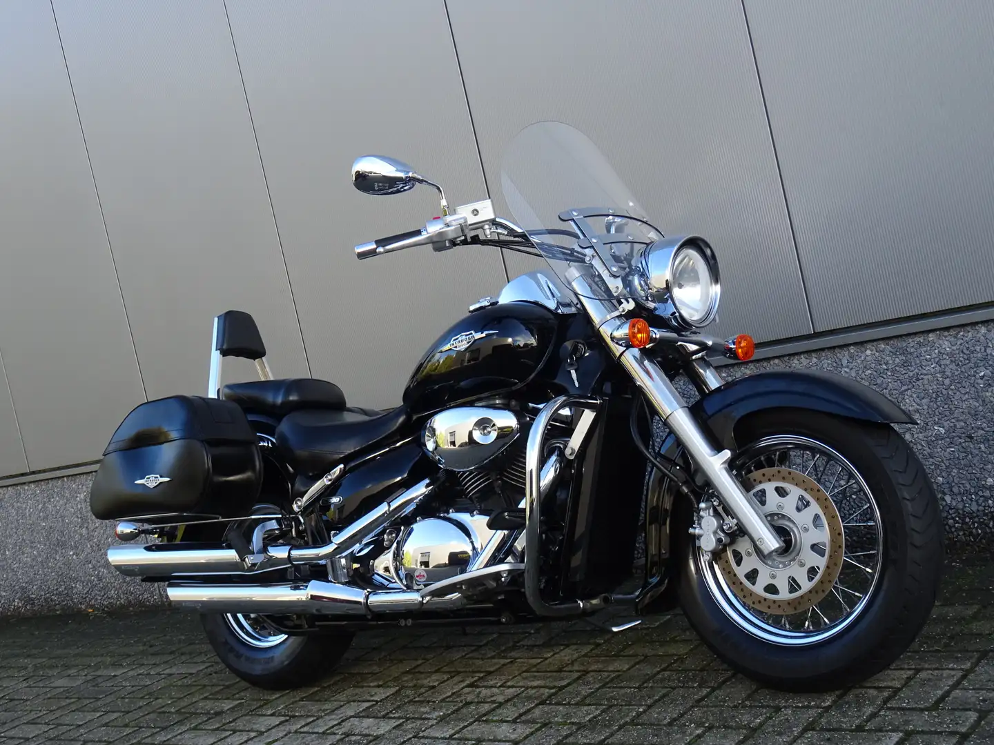 Suzuki Intruder C 800 Zwart - 2