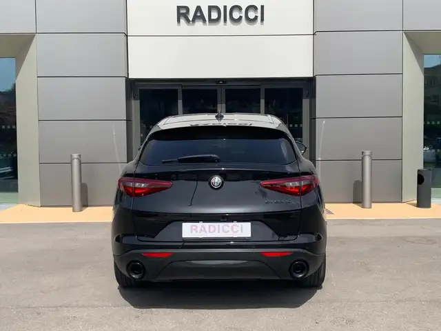 Alfa Romeo Stelvio view 7