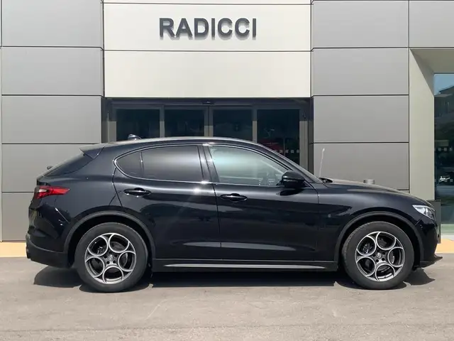 Alfa Romeo Stelvio view 6
