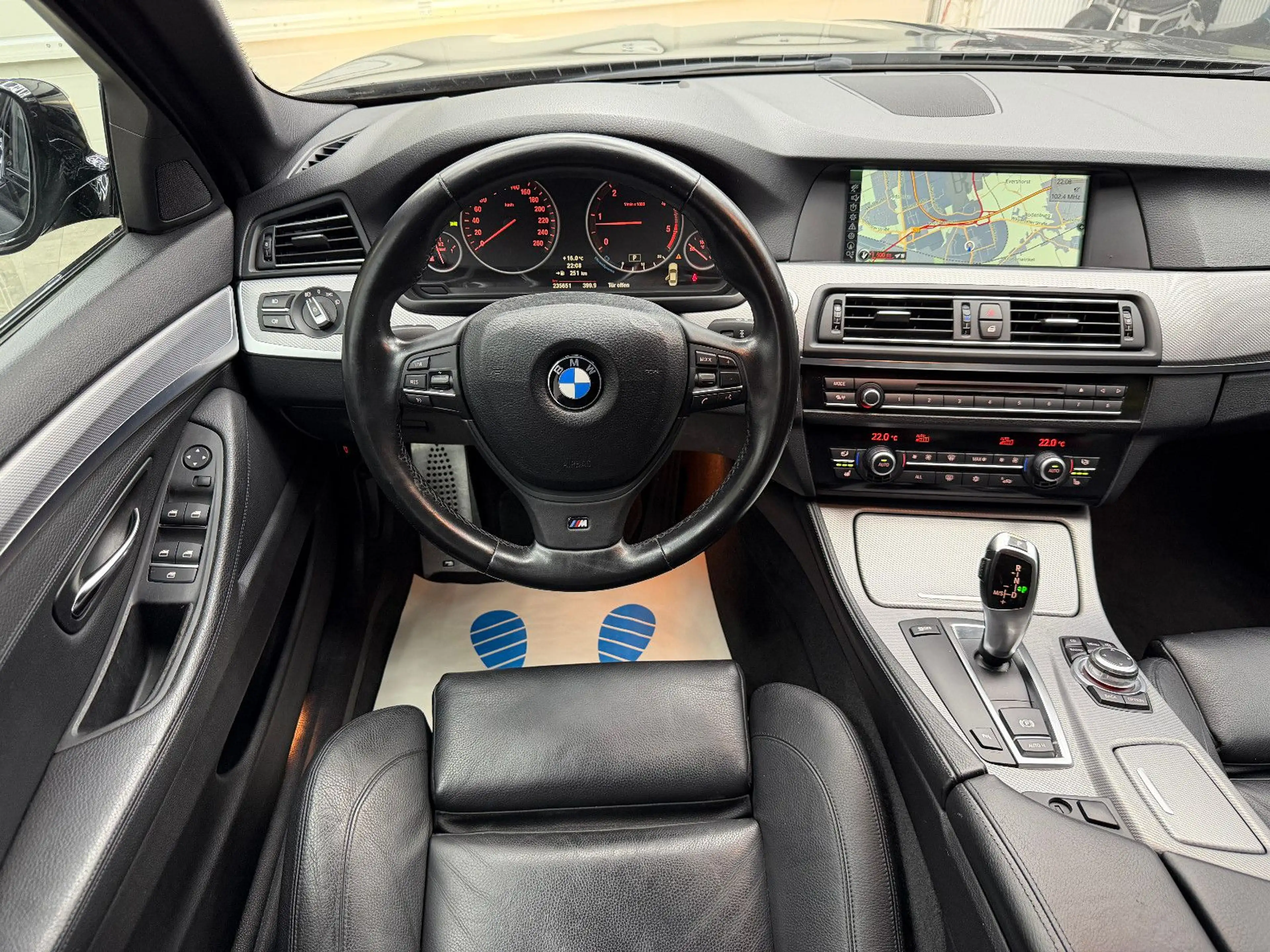 BMW 530 d M Paket Xenon Leder Standheizung PDC — photo 9