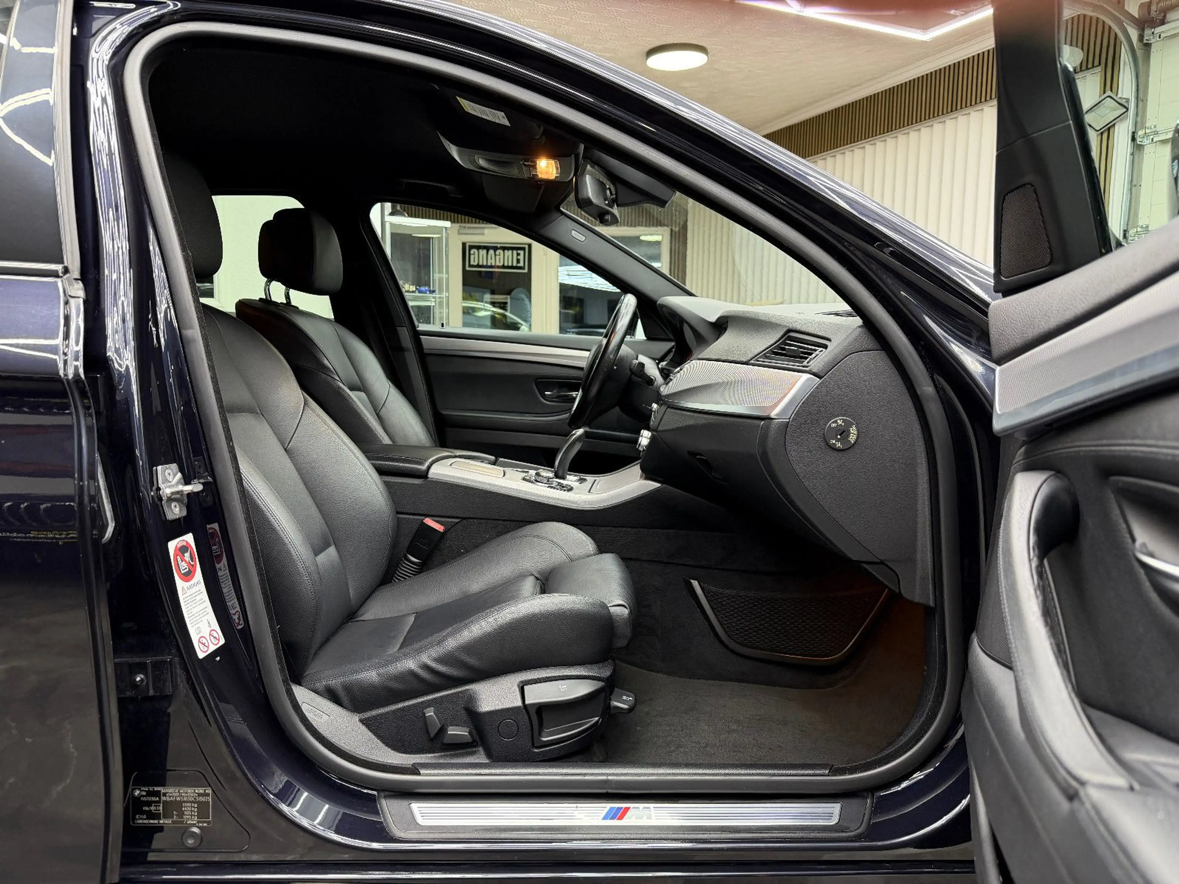 BMW 530 d M Paket Xenon Leder Standheizung PDC — photo 14
