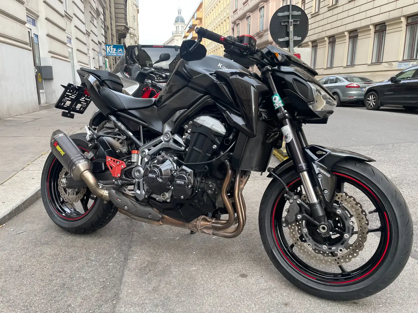 Kawasaki Z 900 Schwarz - 1