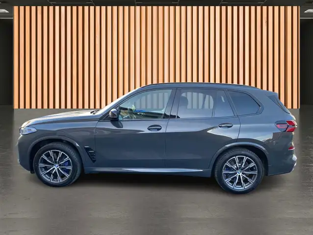 BMW X5 M view 5