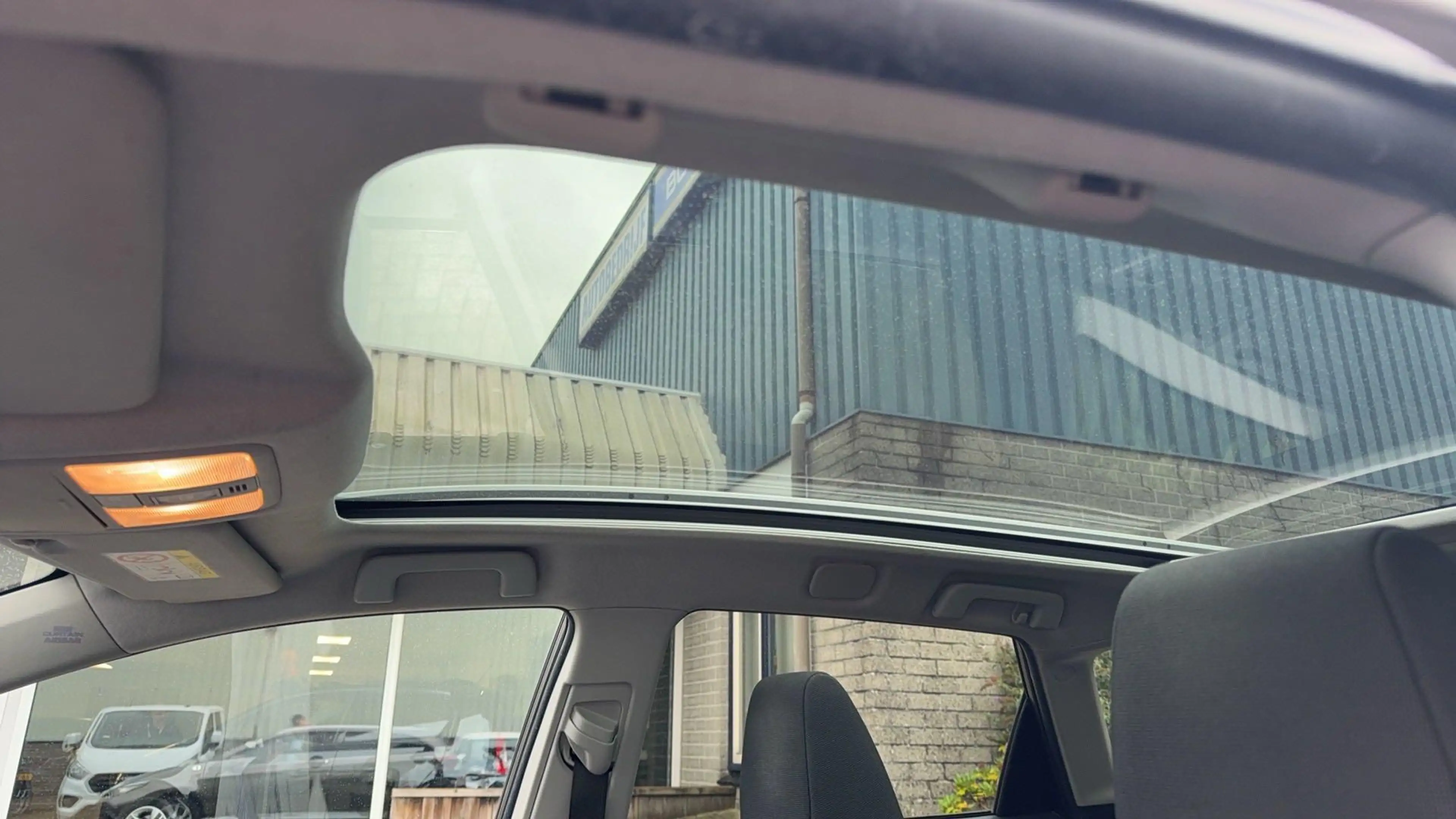 Toyota Auris Touring Sports 1.2T Trend Facelift Panoramadak |Vo — photo 12